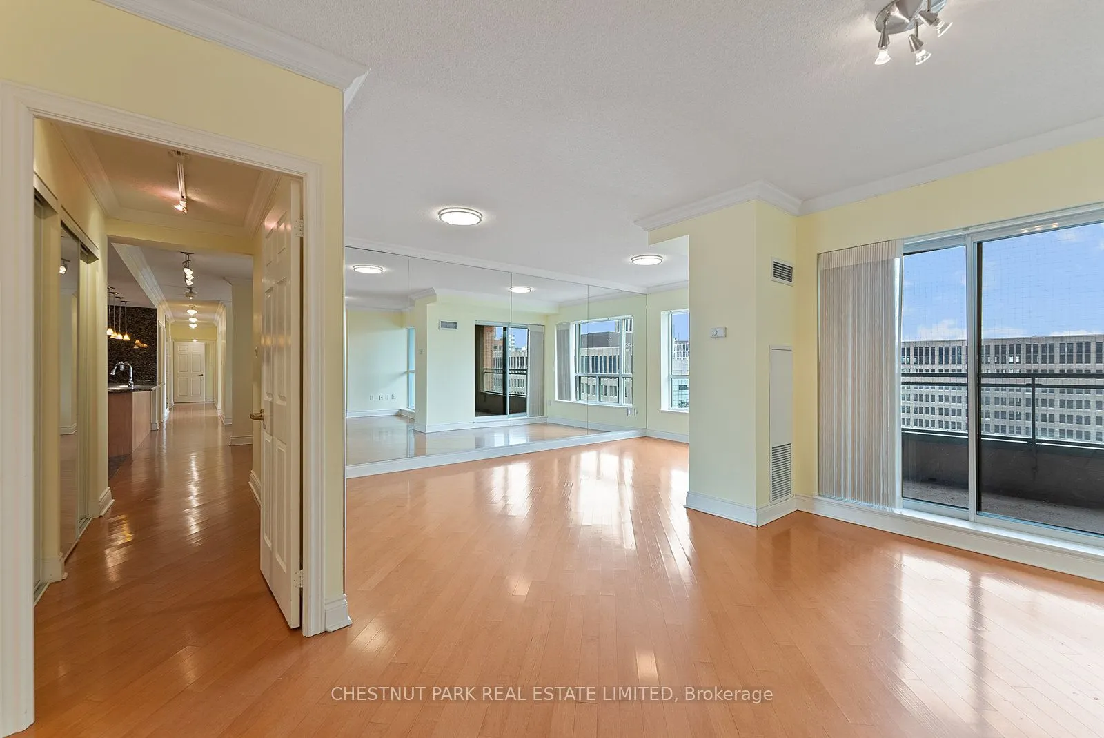 889 Bay Street, #1610
