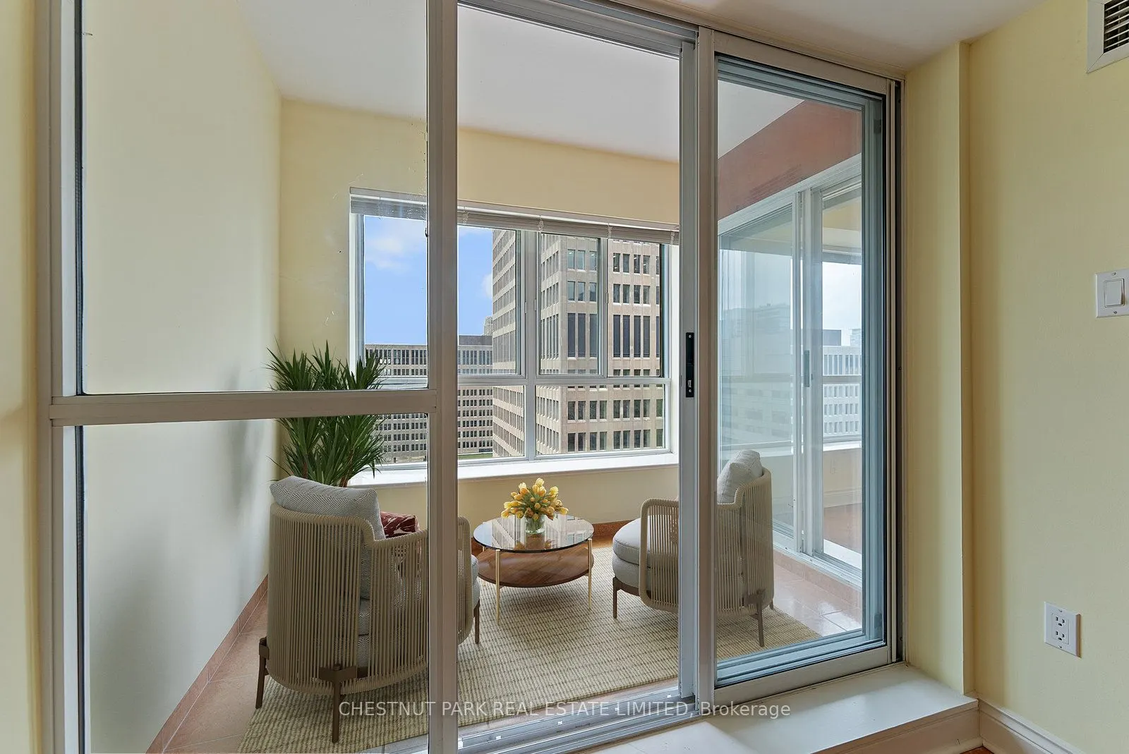 889 Bay Street, #1610