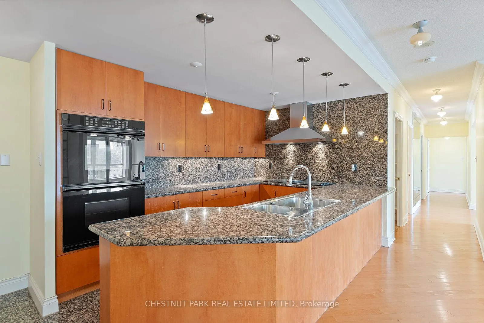 889 Bay Street, #1610