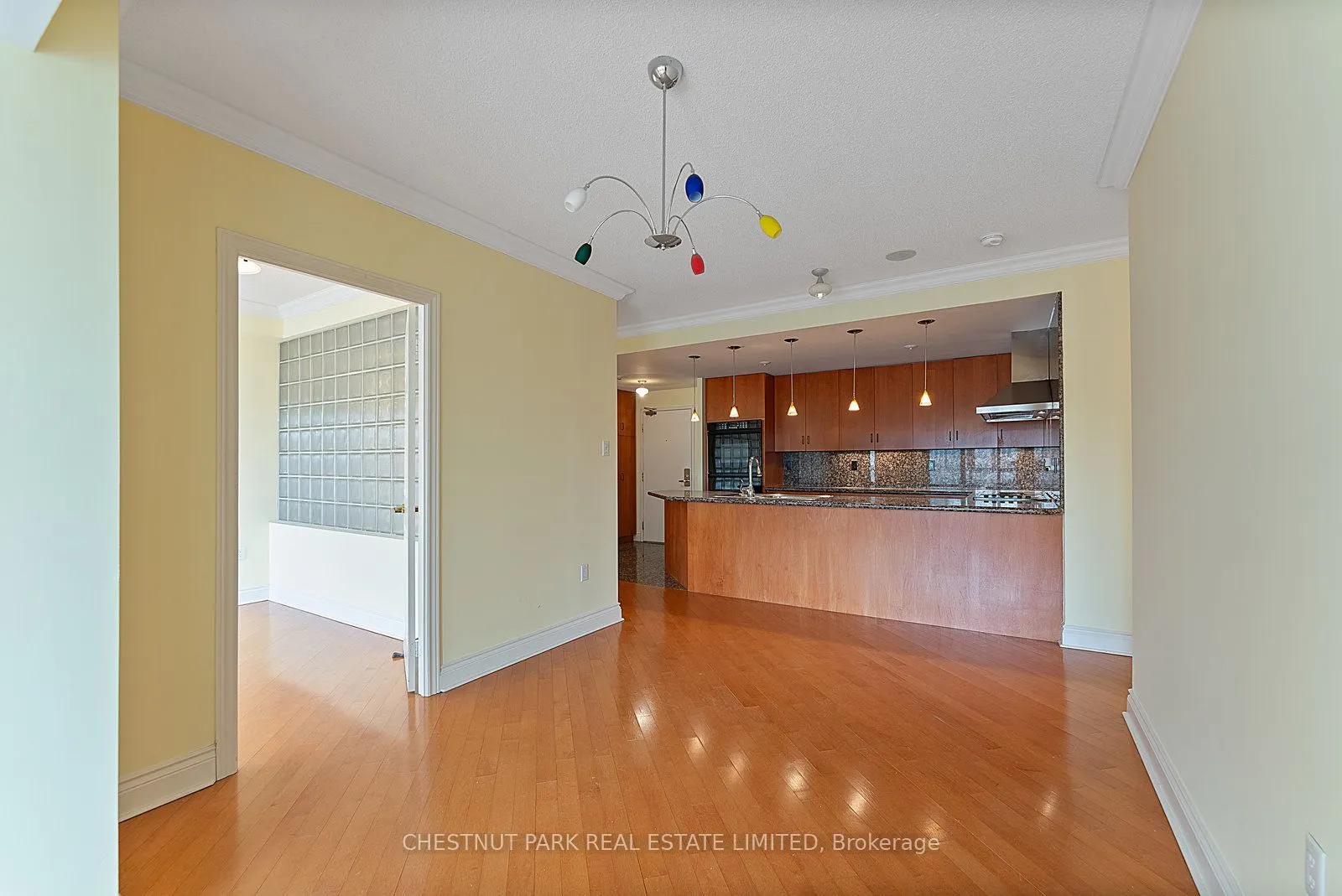 889 Bay Street, #1610