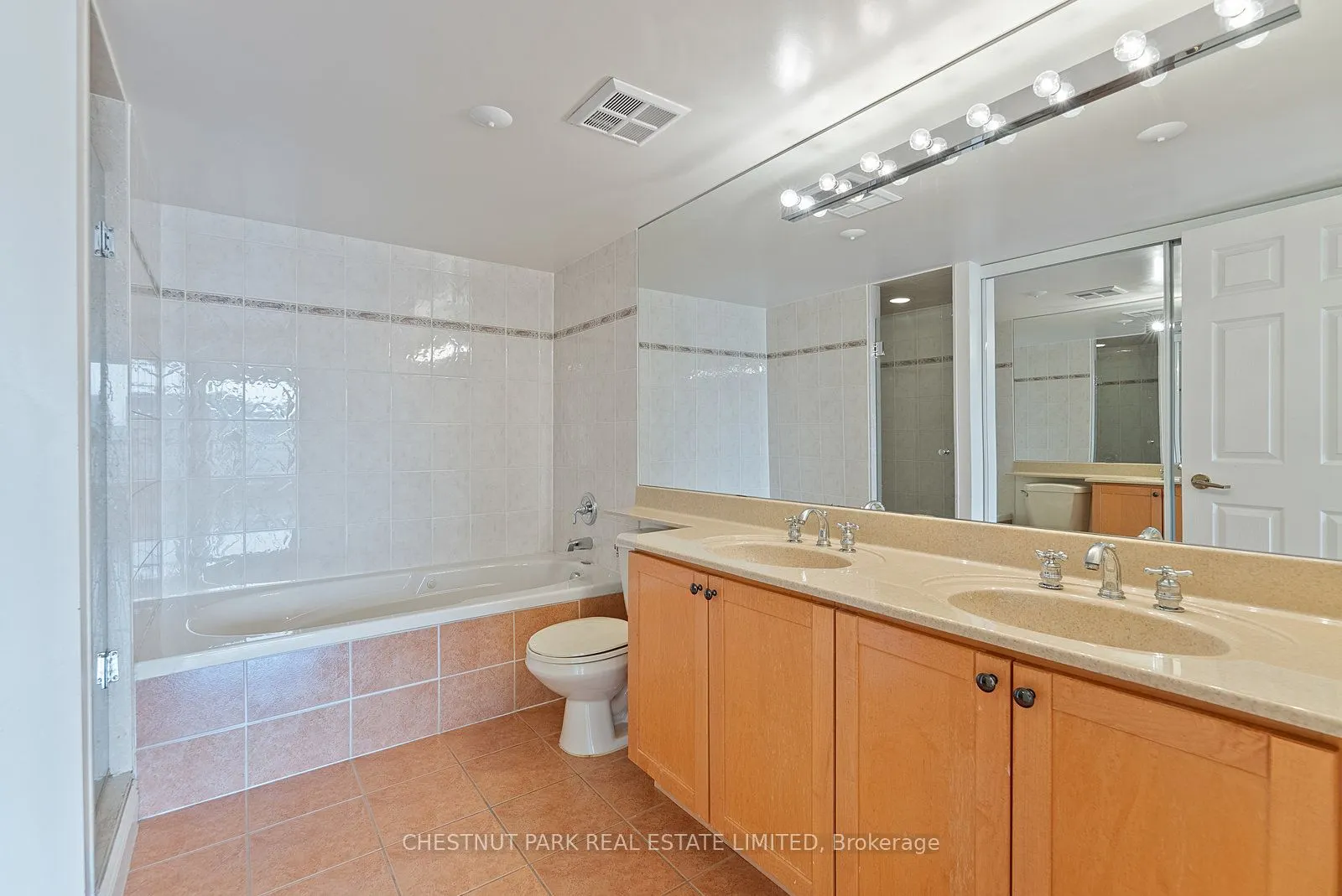 889 Bay Street, #1610