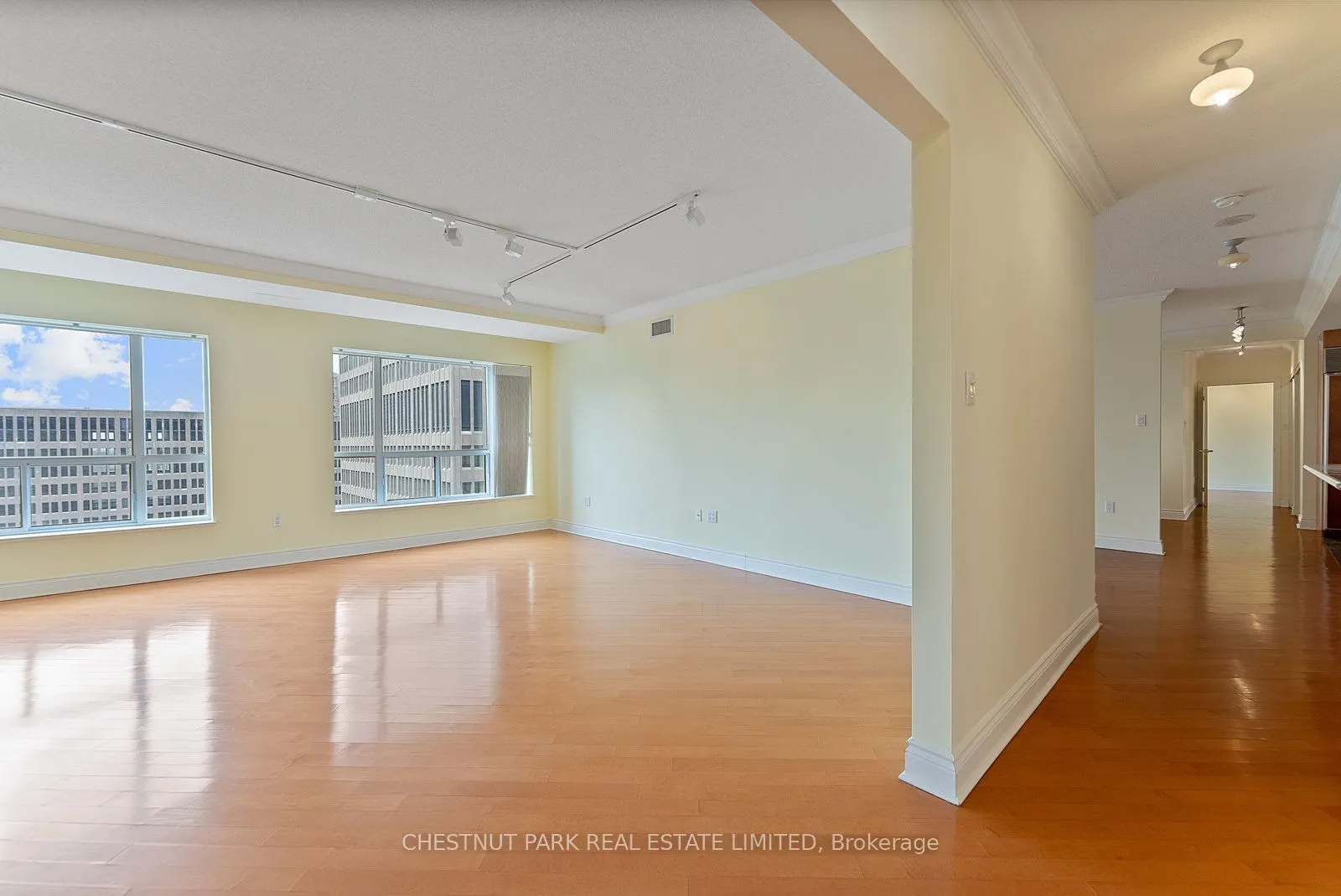 889 Bay Street, #1610