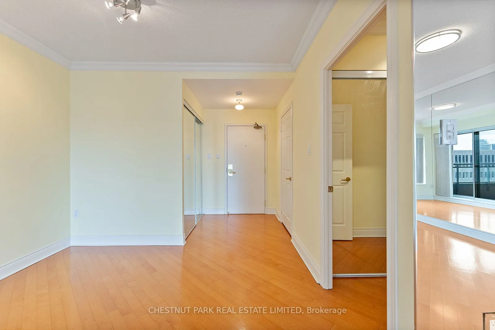 889 Bay Street, #1610
