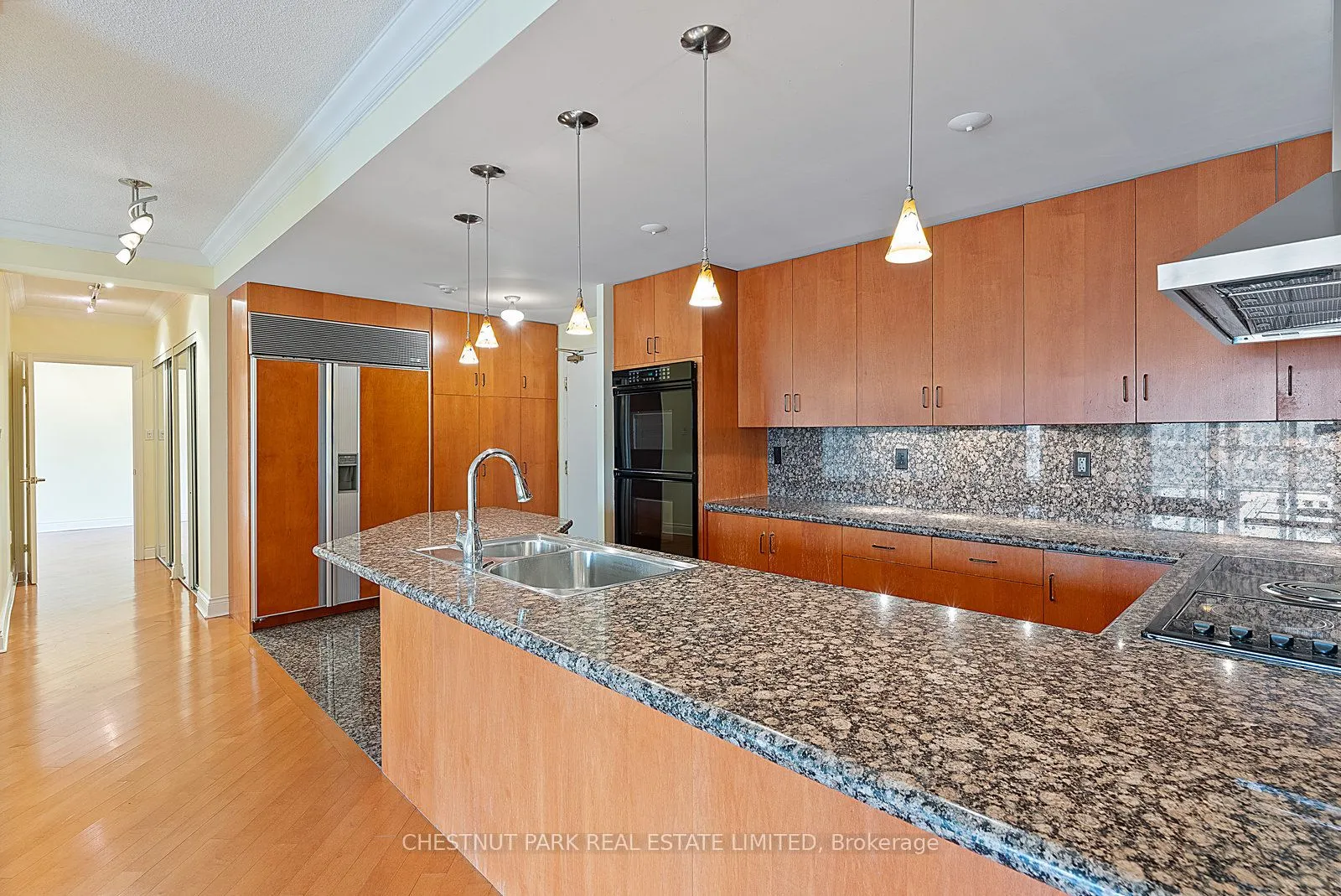 889 Bay Street, #1610