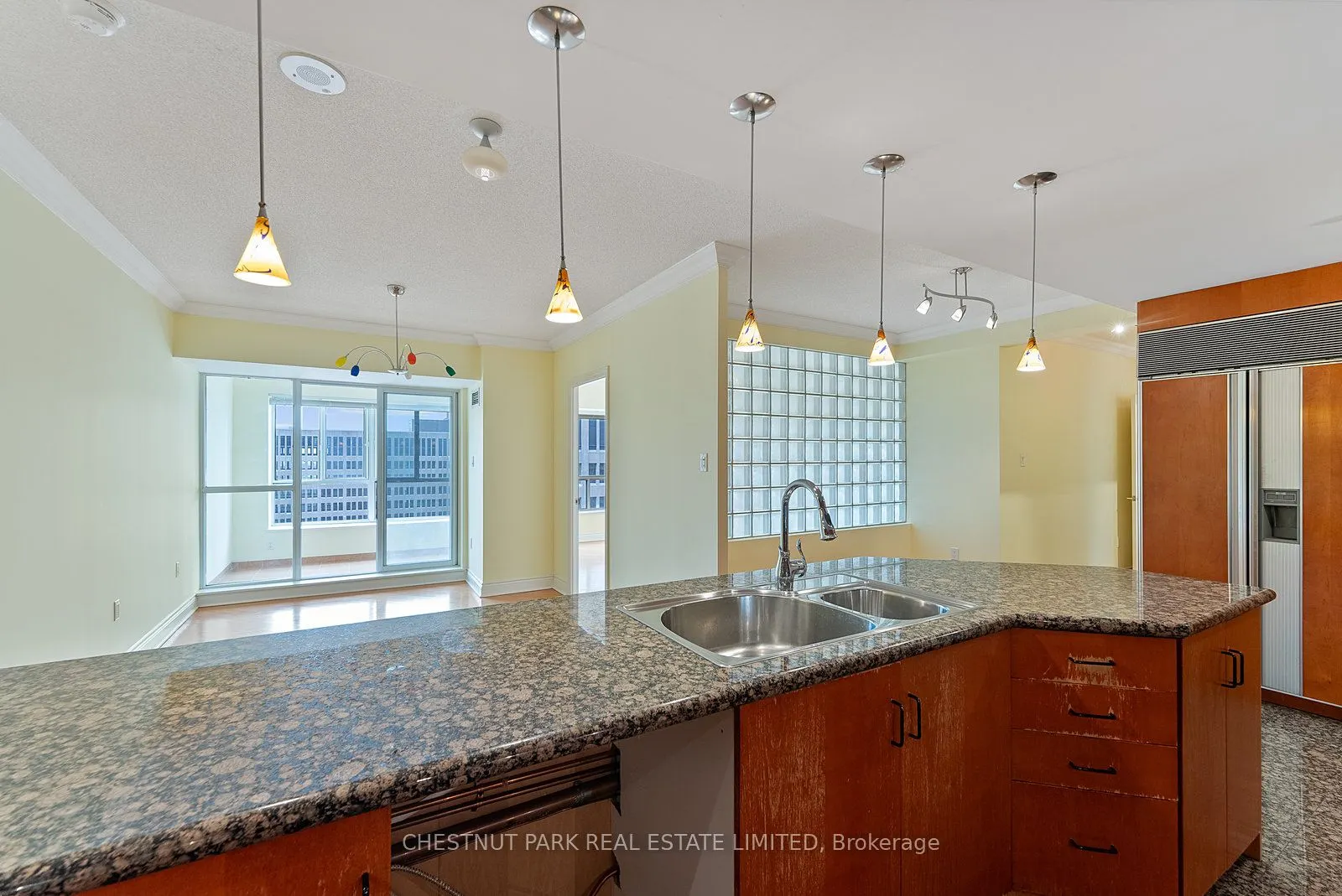 889 Bay Street, #1610