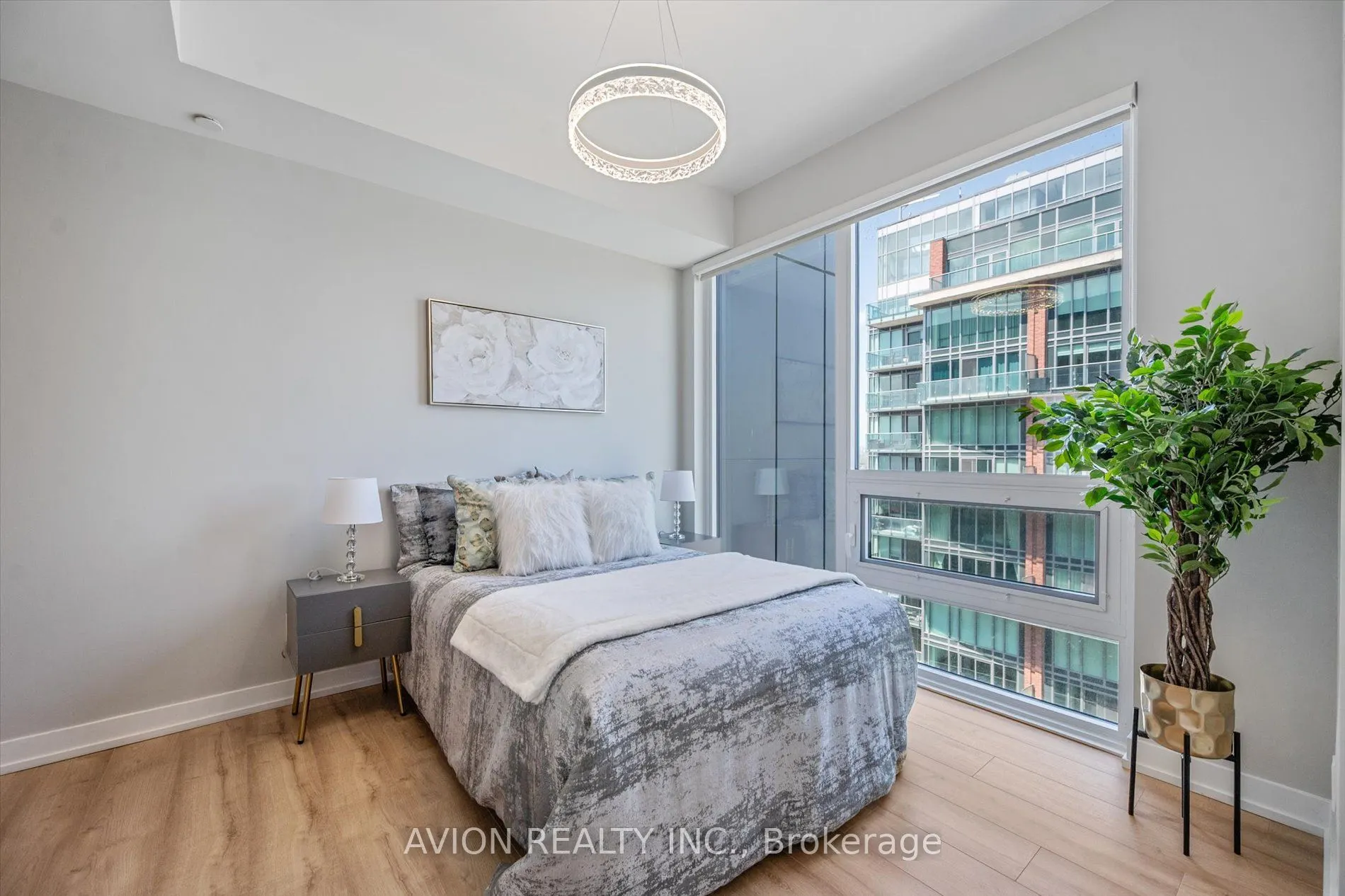 135 East Liberty Street, #2609