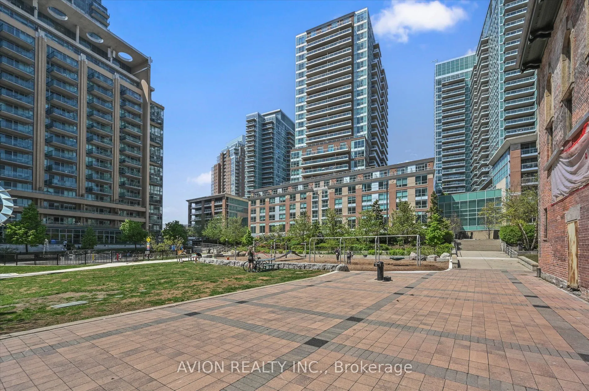 135 East Liberty Street, #2609