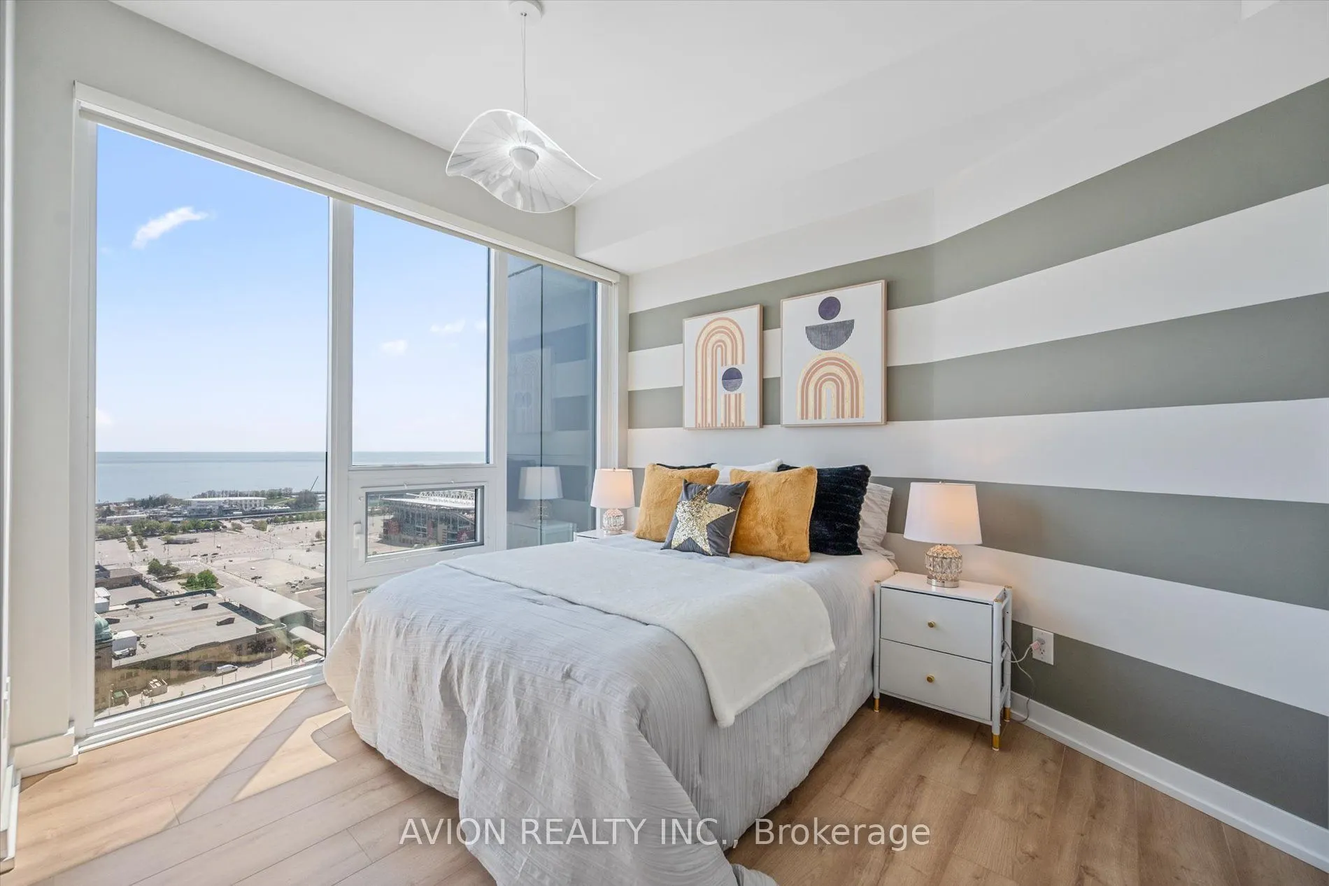 135 East Liberty Street, #2609