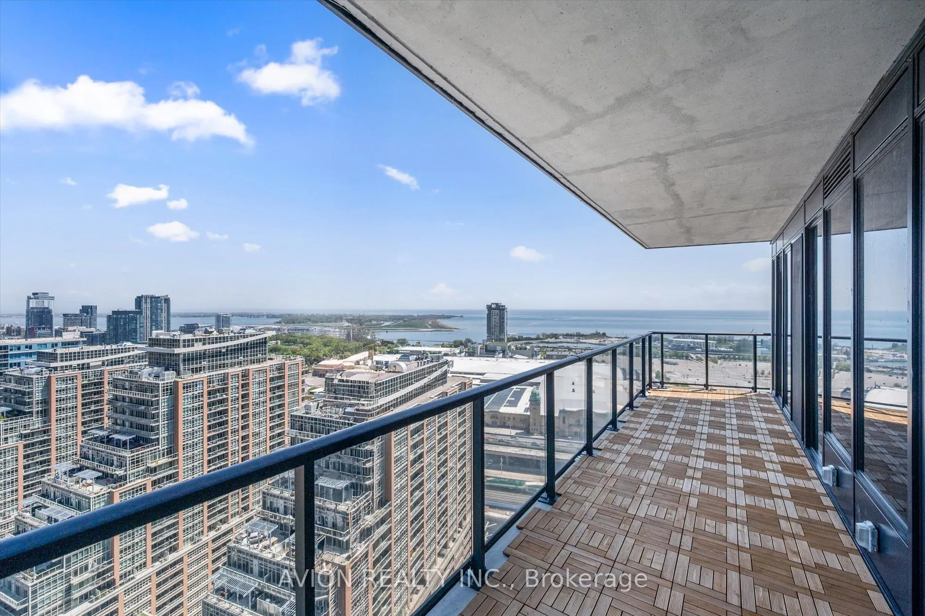 135 East Liberty Street, #2609