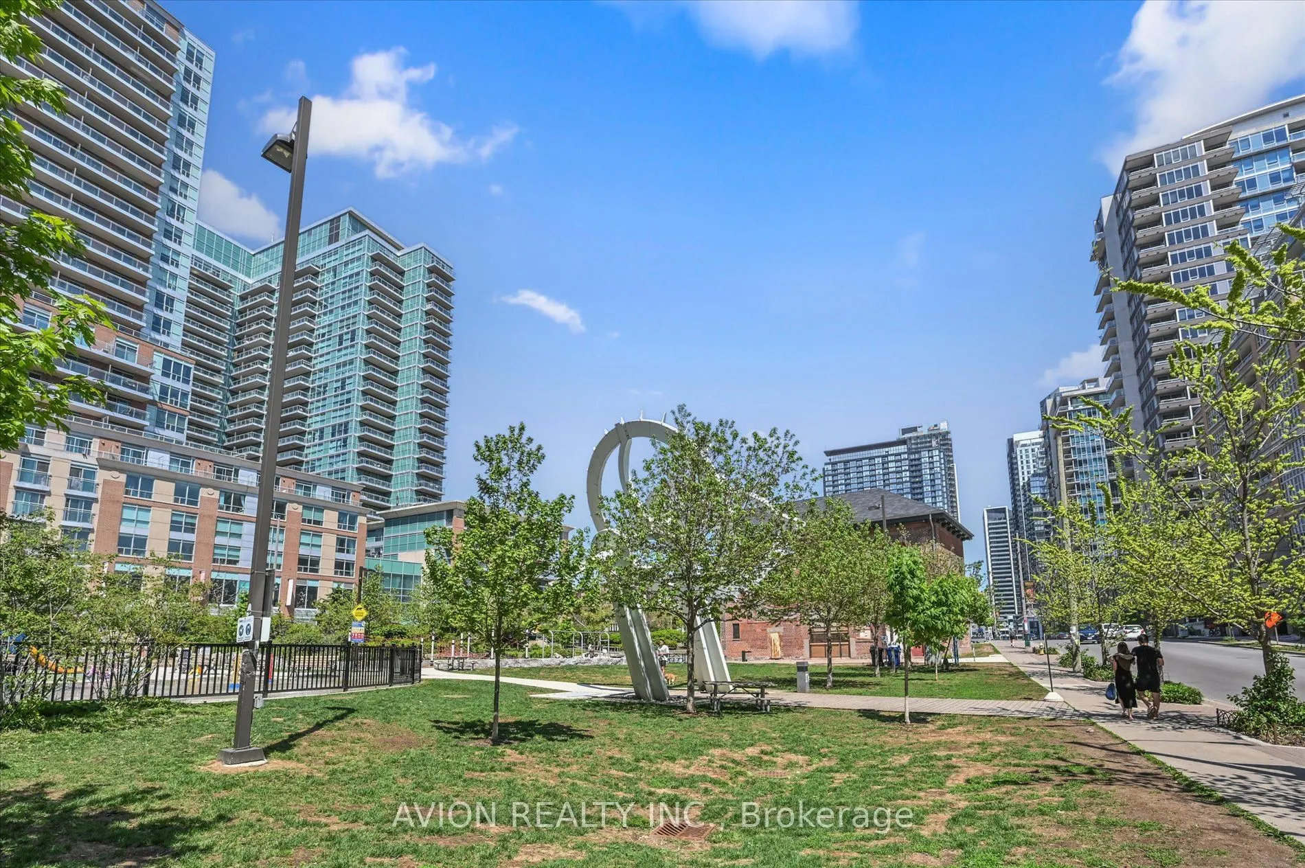 135 East Liberty Street, #2609