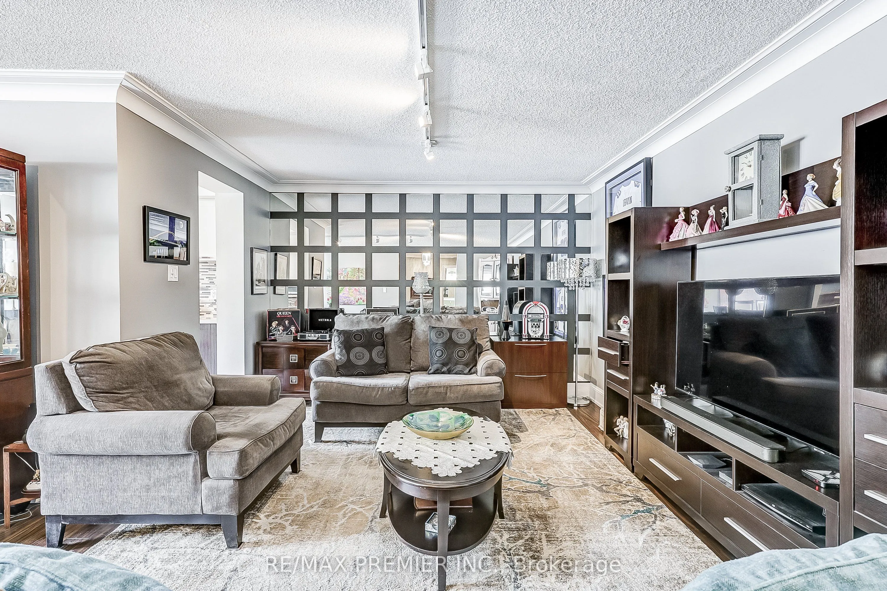 133 Torresdale Avenue, #101
