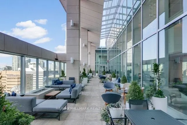 183 Wellington Street W, #3303