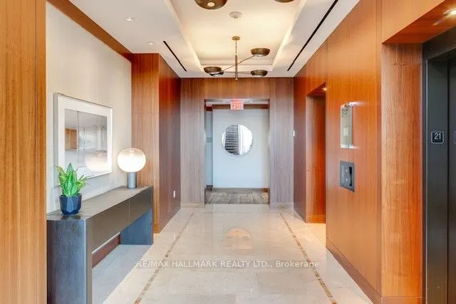 183 Wellington Street W, #3303
