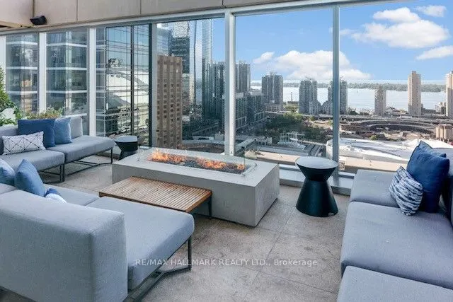 183 Wellington Street W, #3303