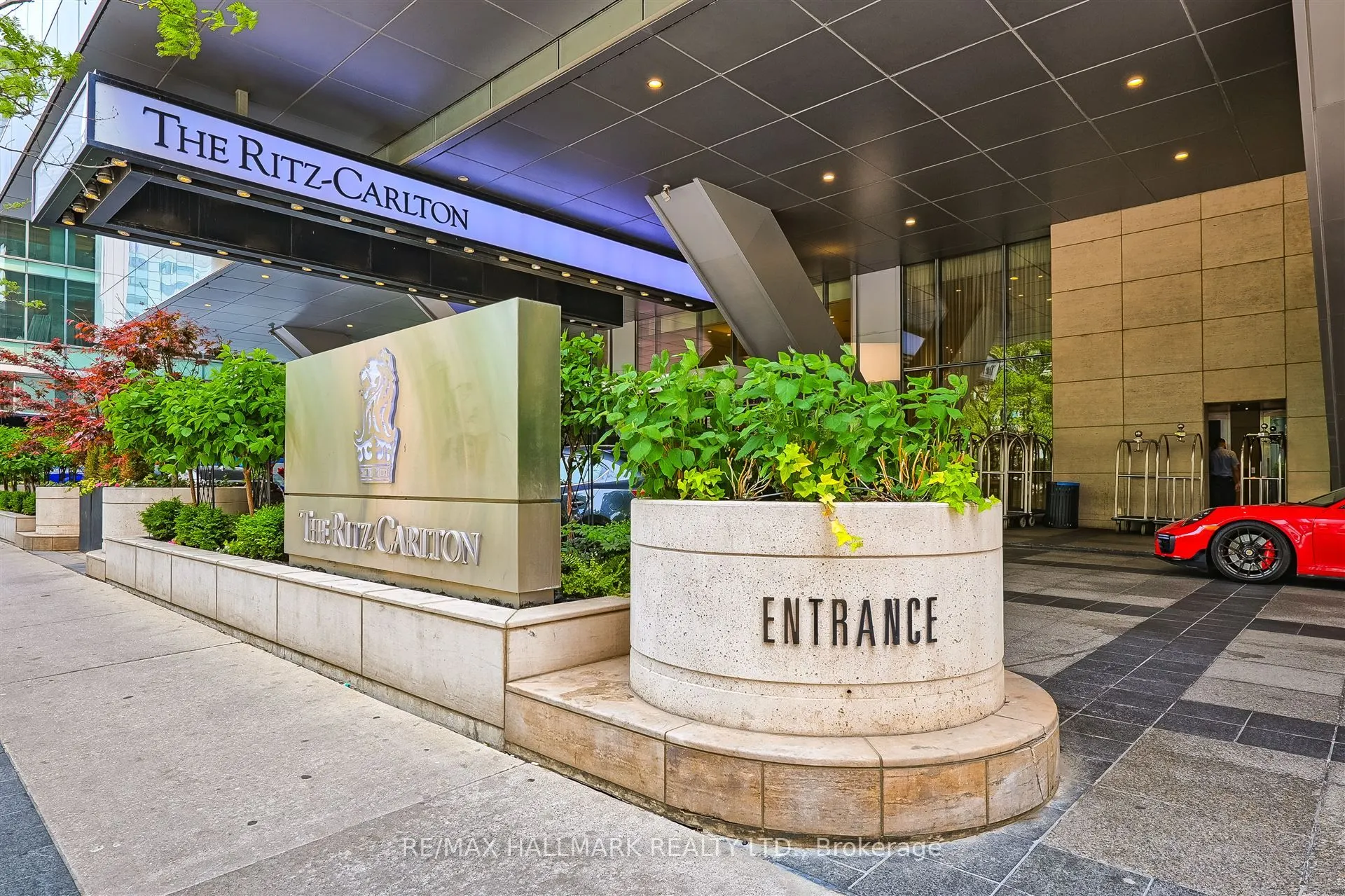 183 Wellington Street W, #3303