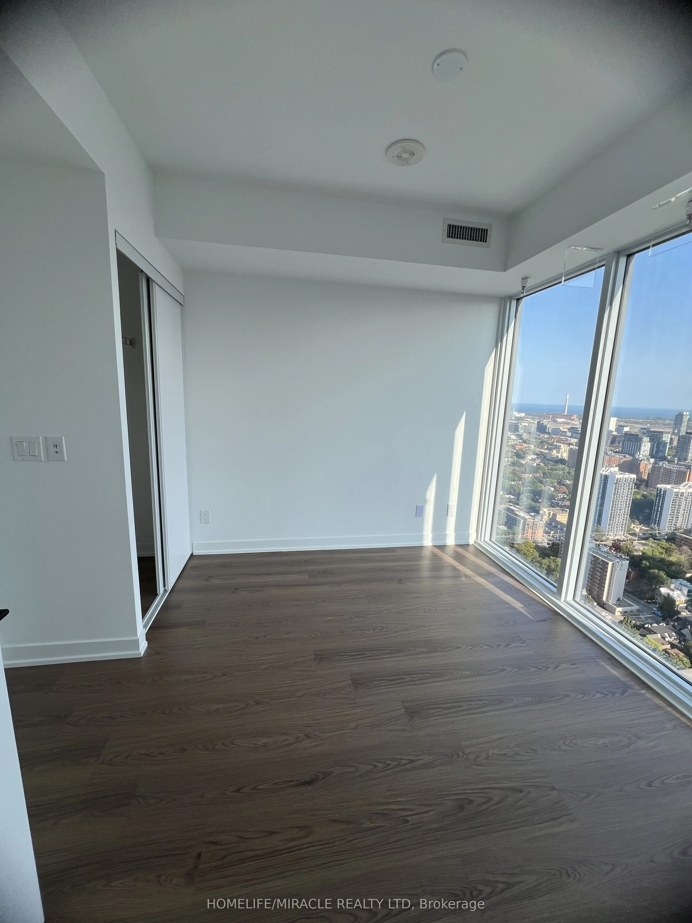 319 Jarvis Street, #4817
