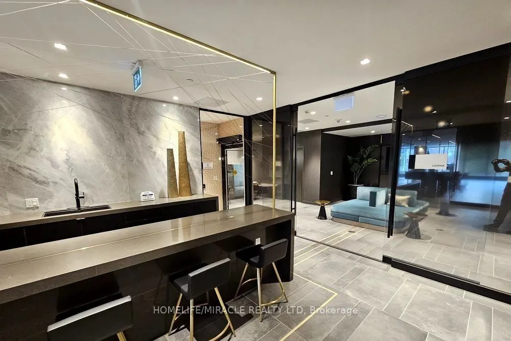 319 Jarvis Street, #4817