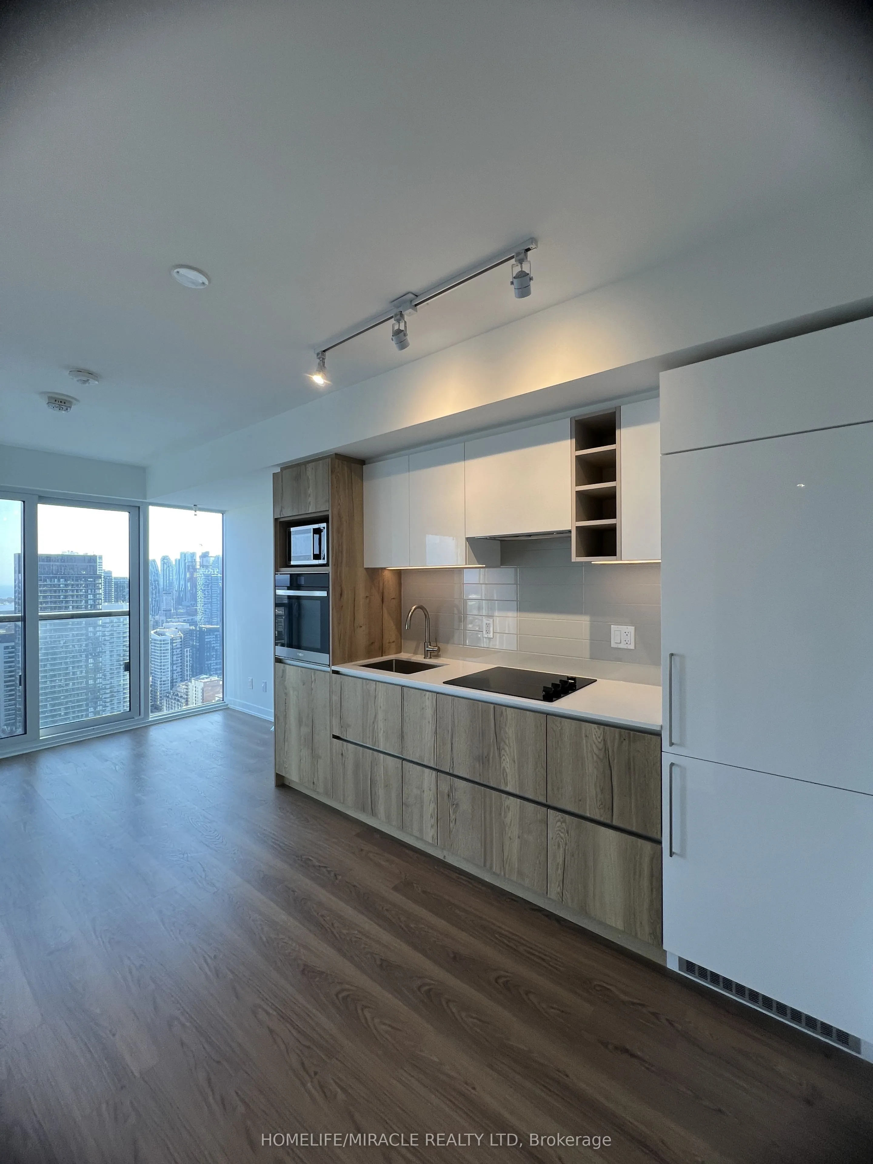 319 Jarvis Street, #4817