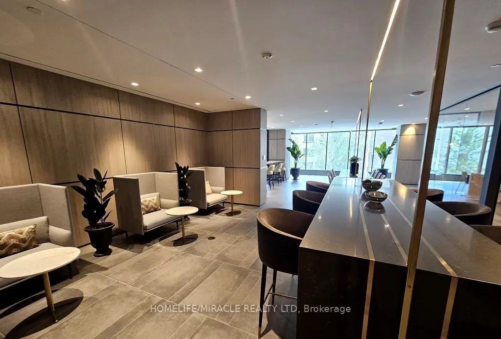 319 Jarvis Street, #4817