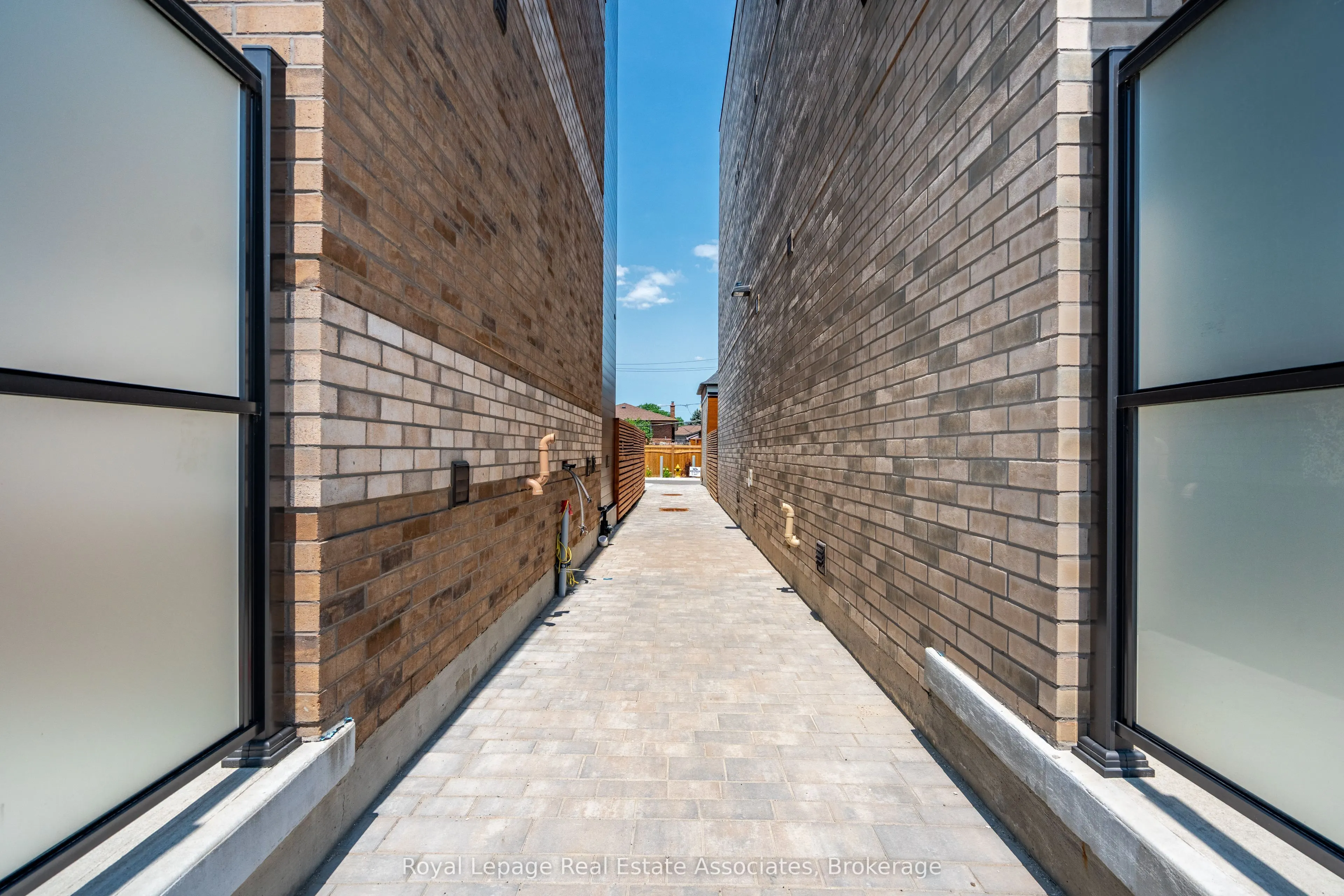 120 Green Gardens Boulevard