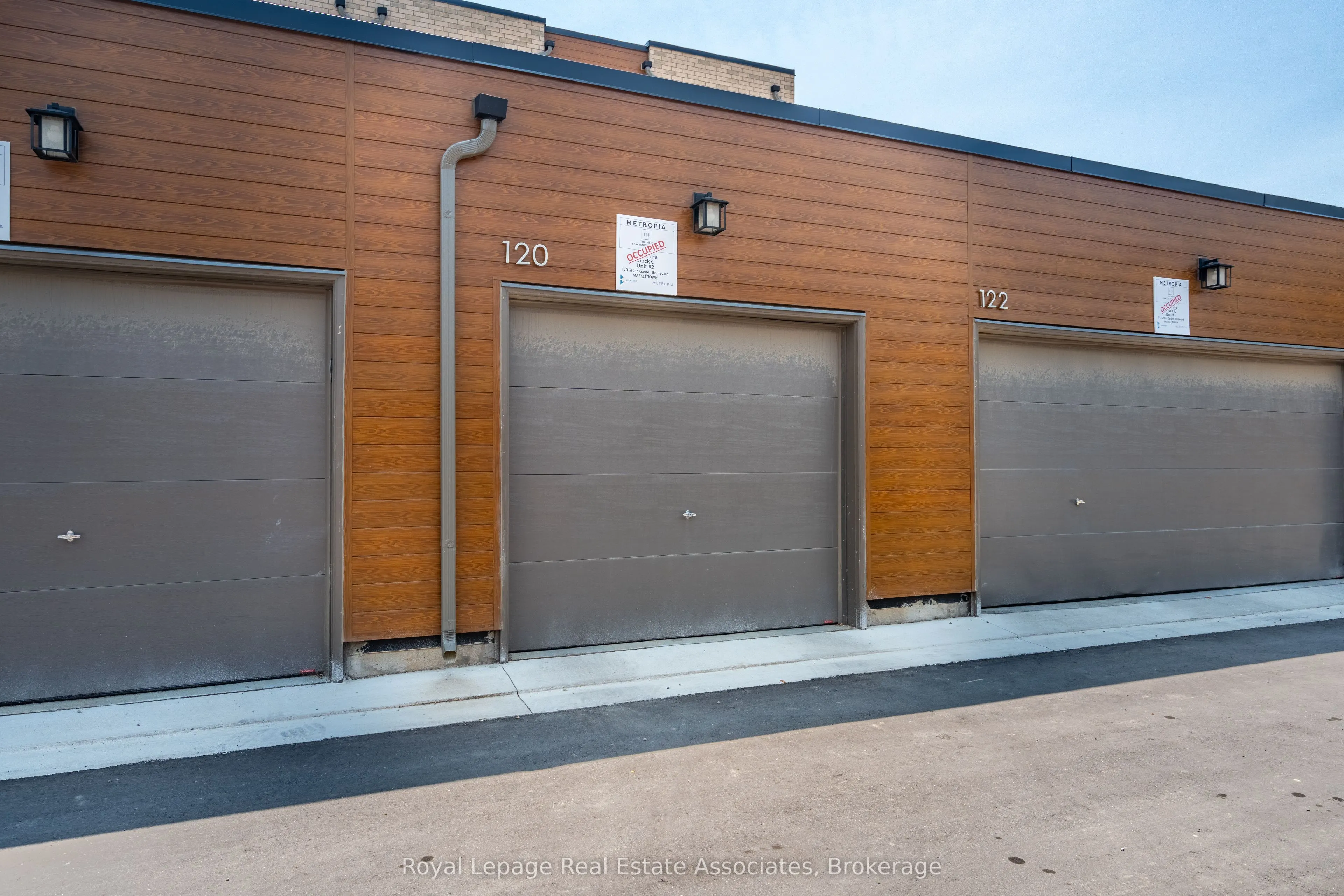 120 Green Gardens Boulevard