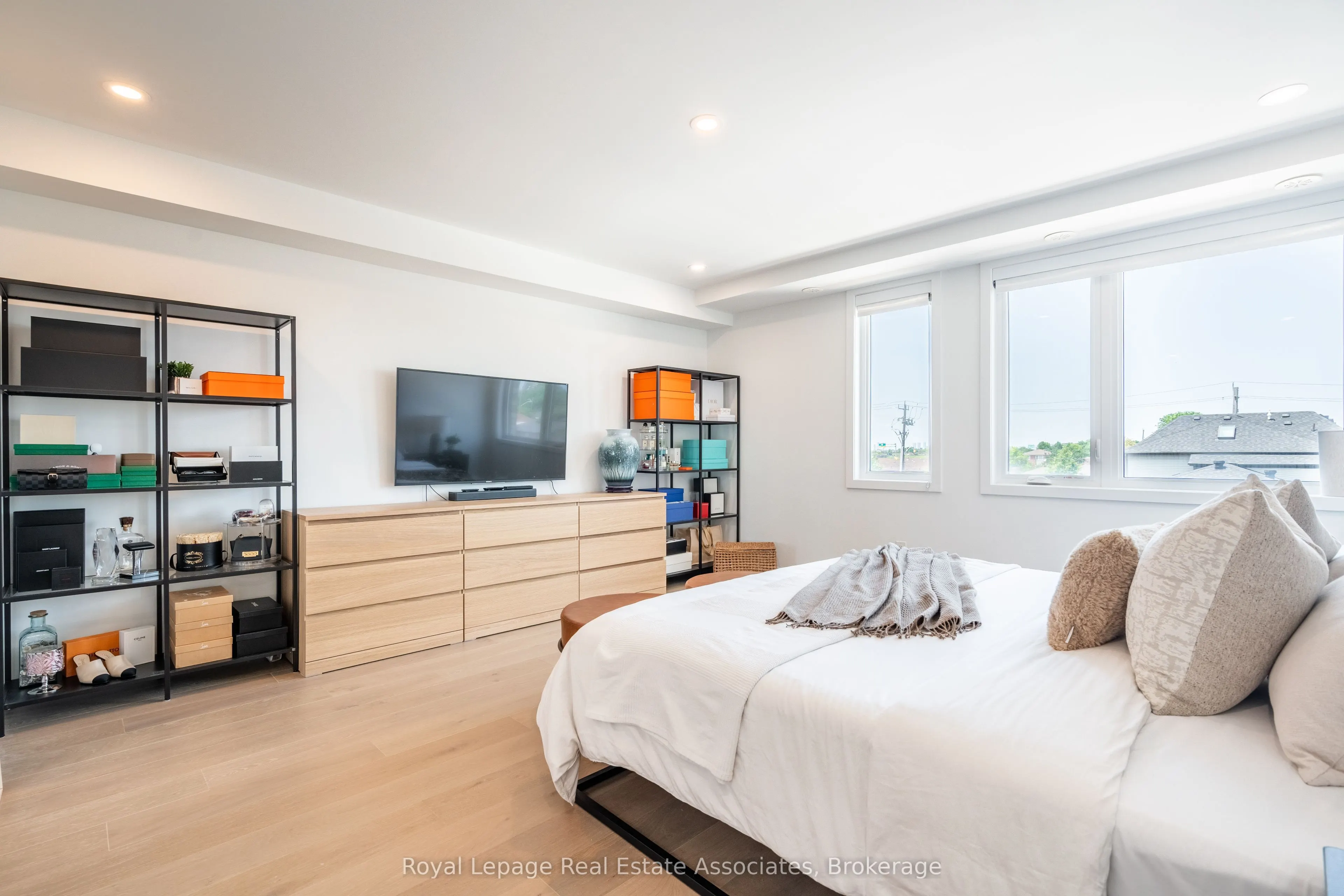 120 Green Gardens Boulevard