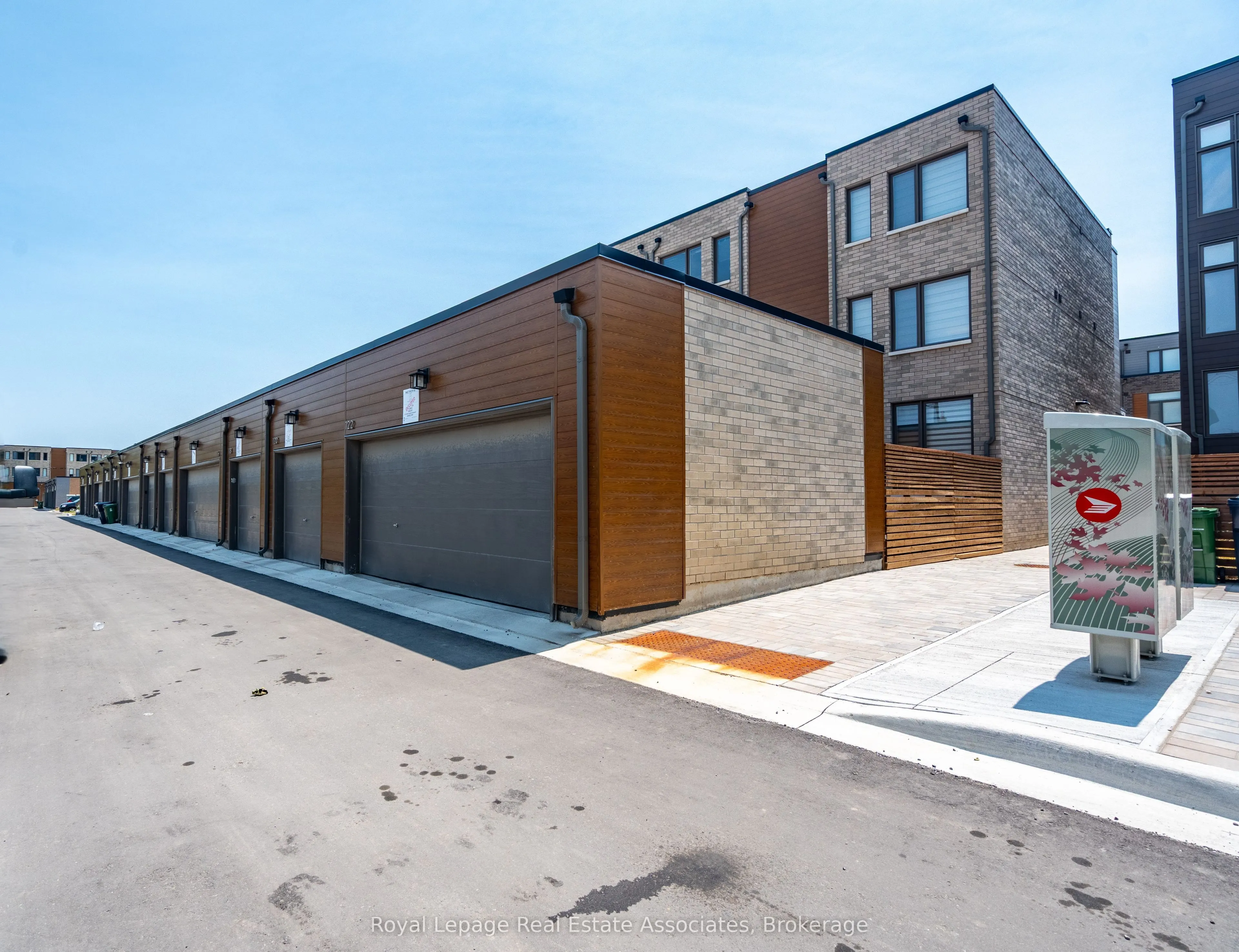 120 Green Gardens Boulevard