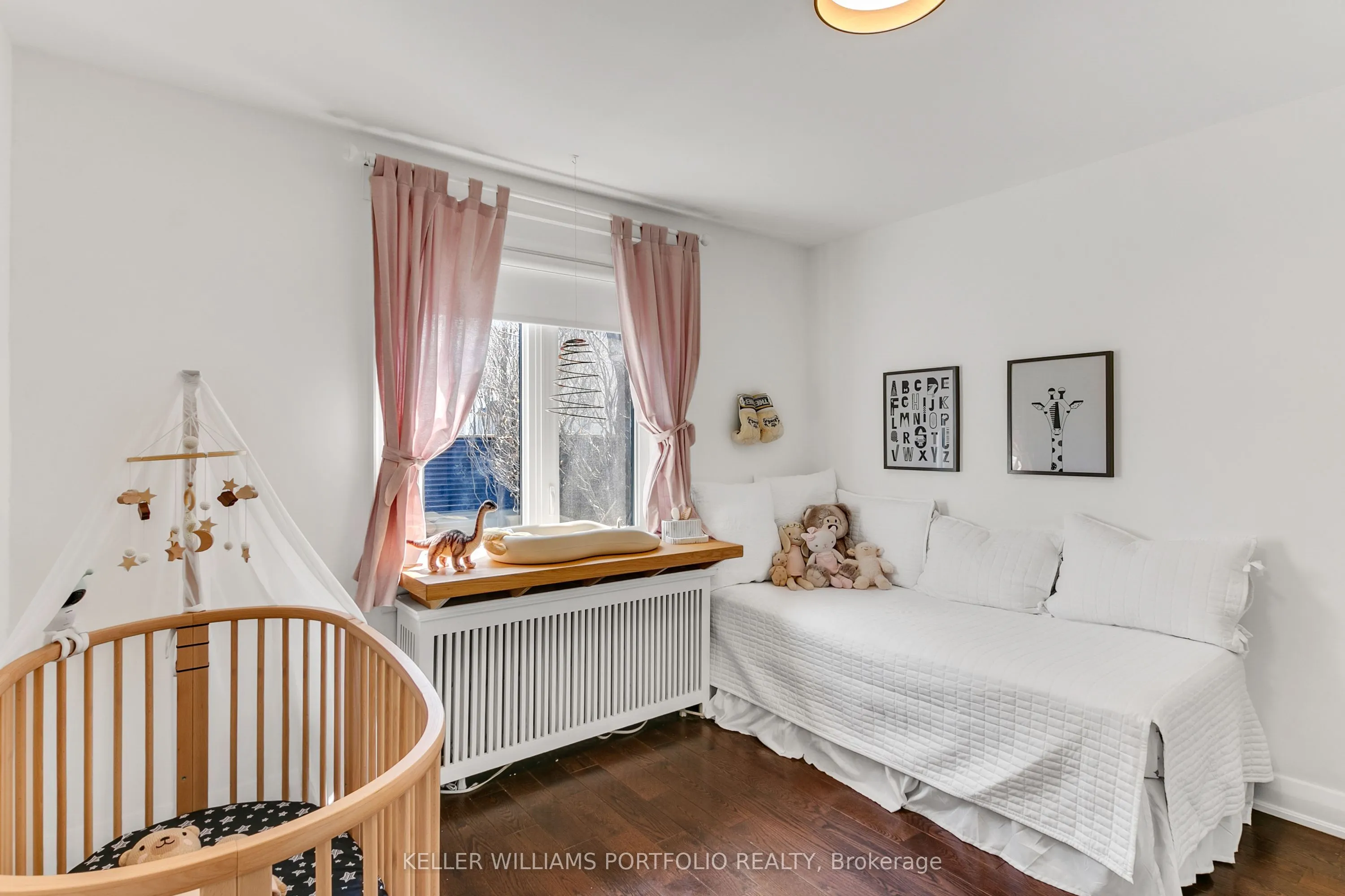 229 Manor Road E