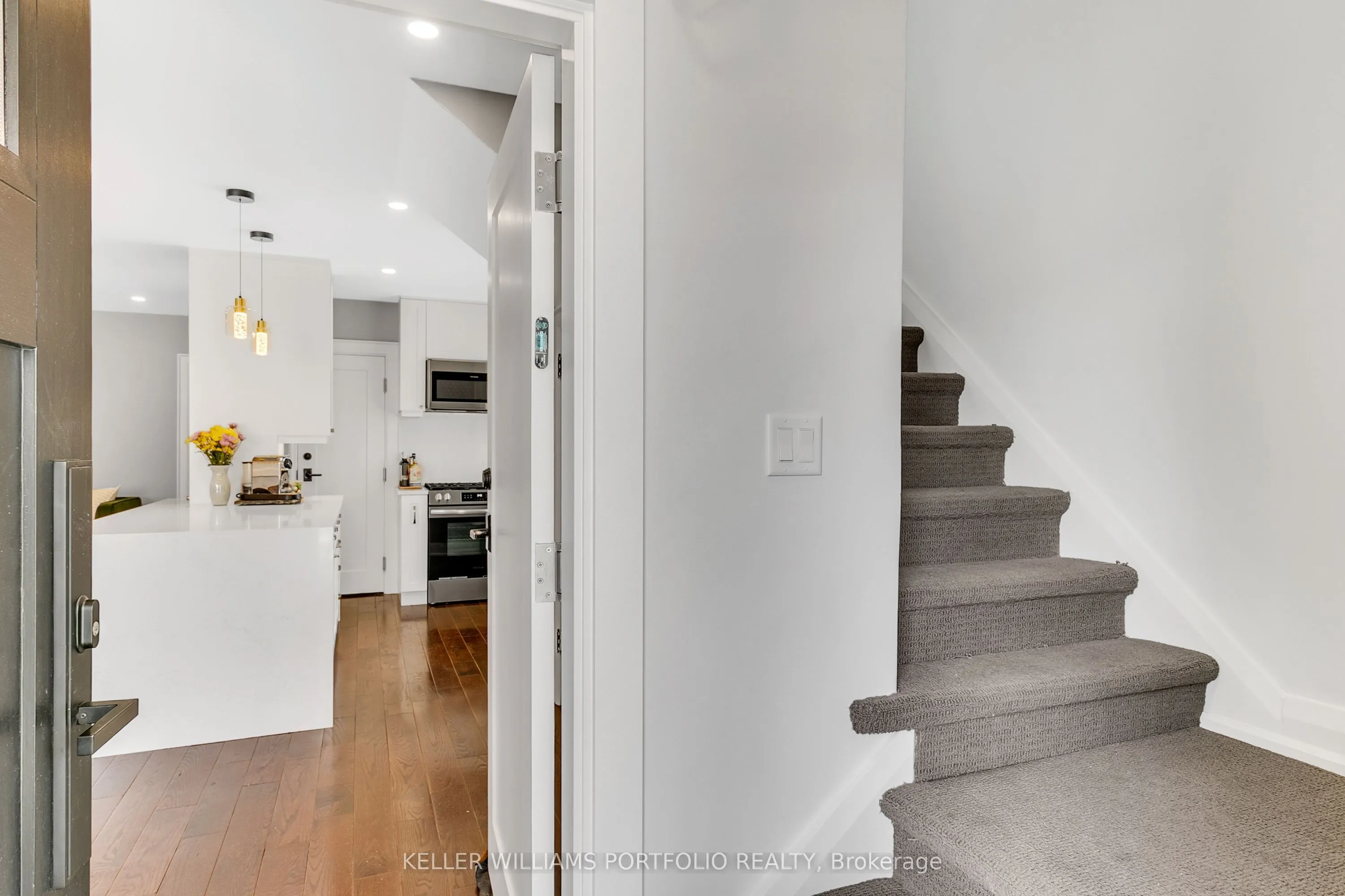 229 Manor Road E