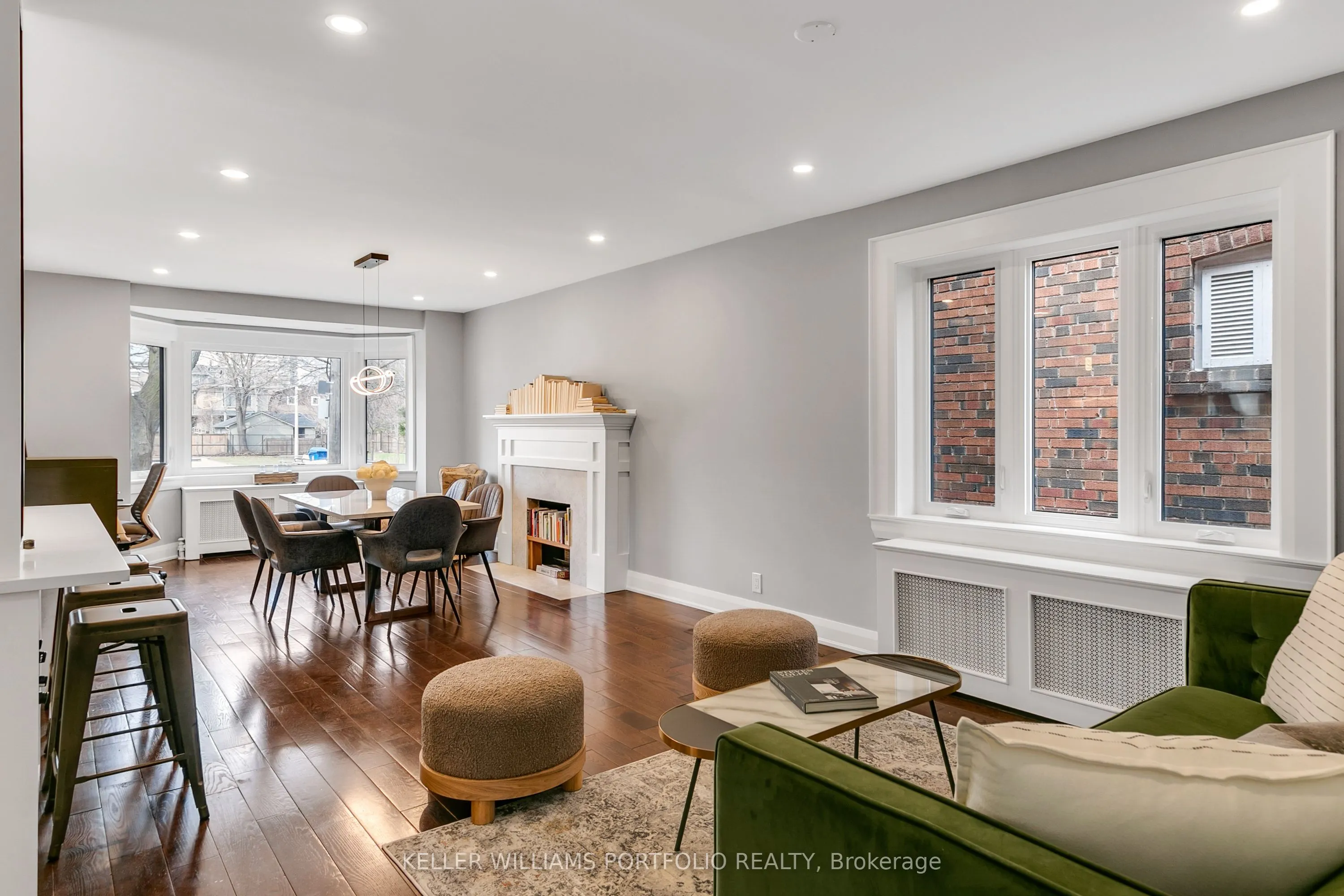 229 Manor Road E