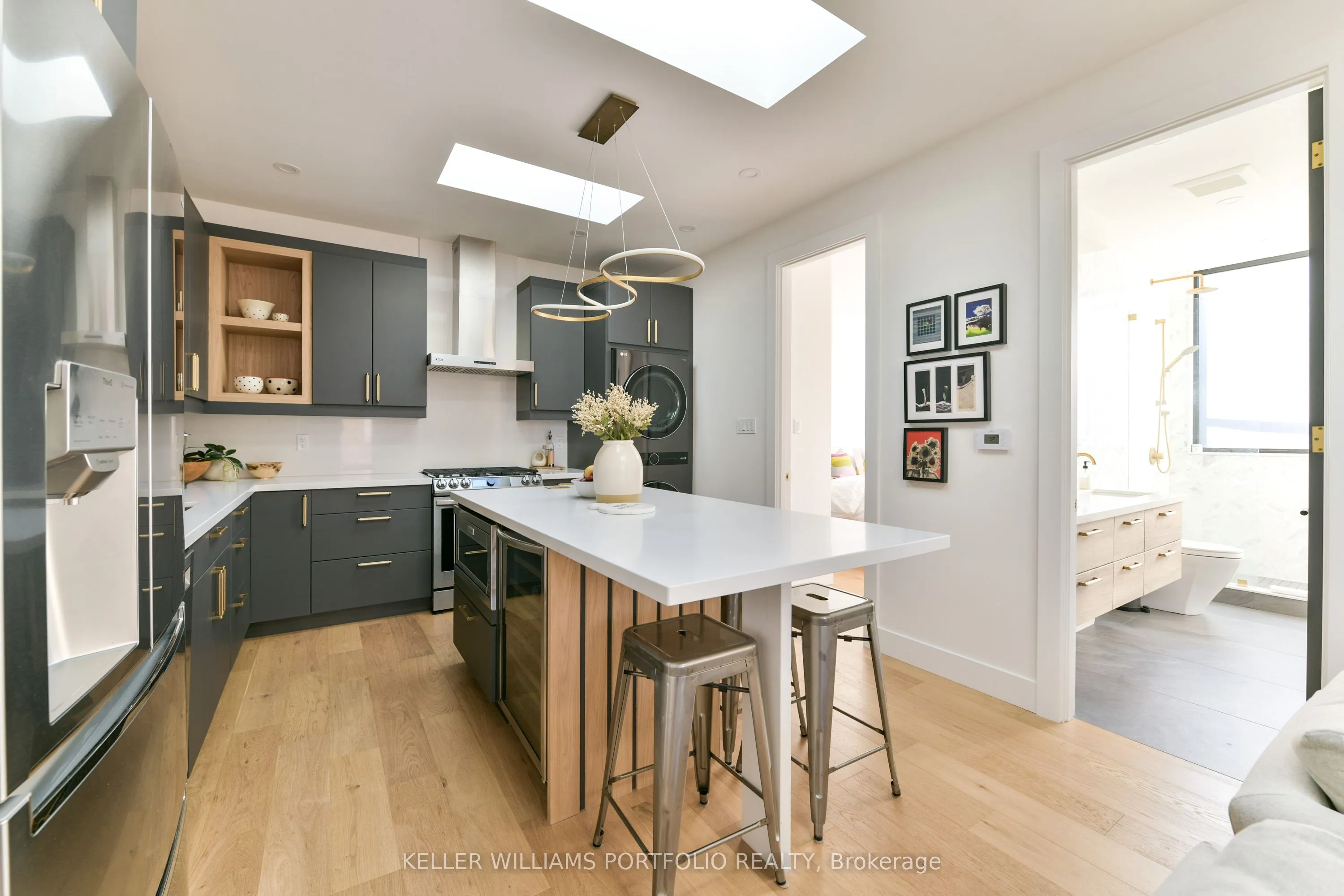 229 Manor Road E