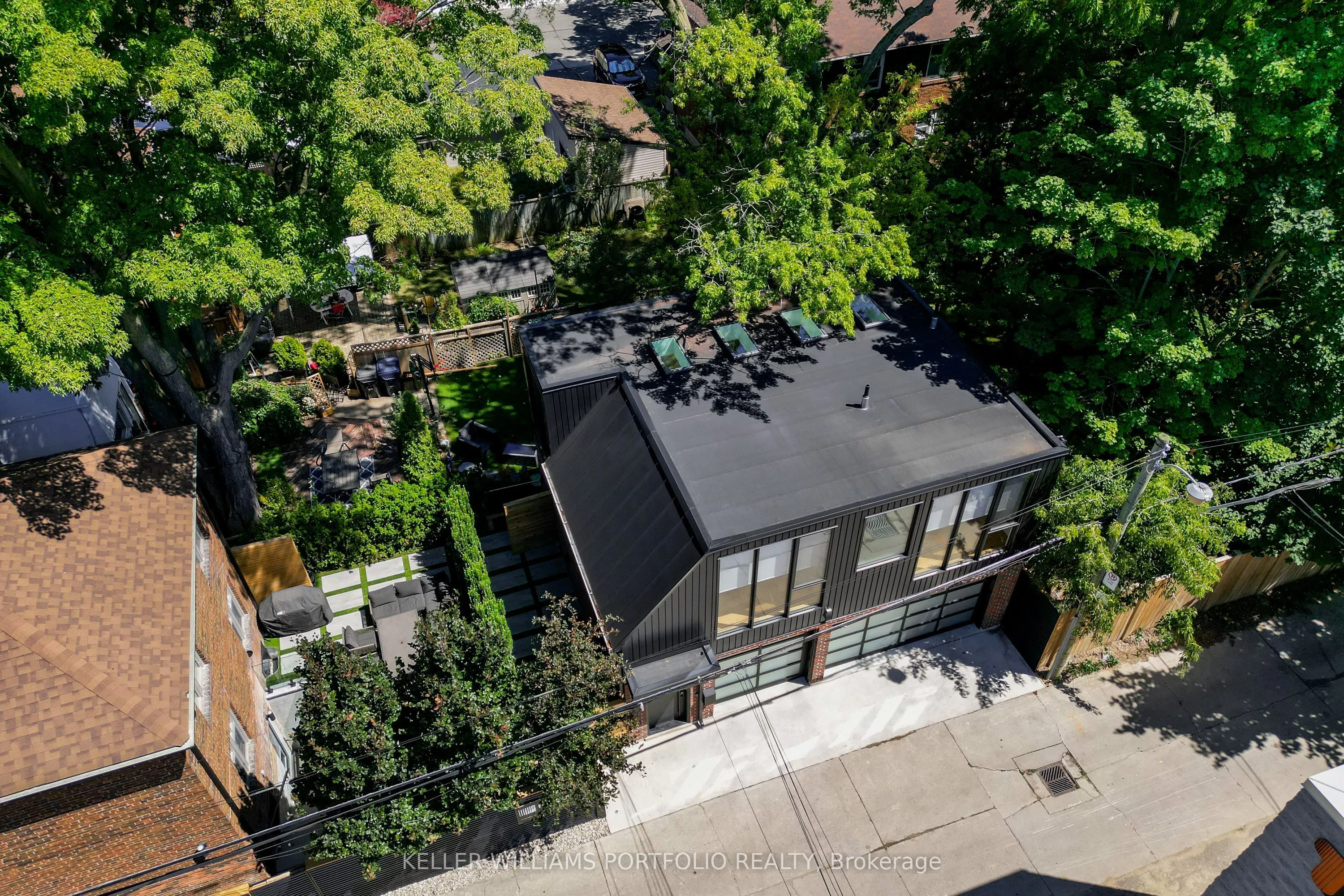 229 Manor Road E
