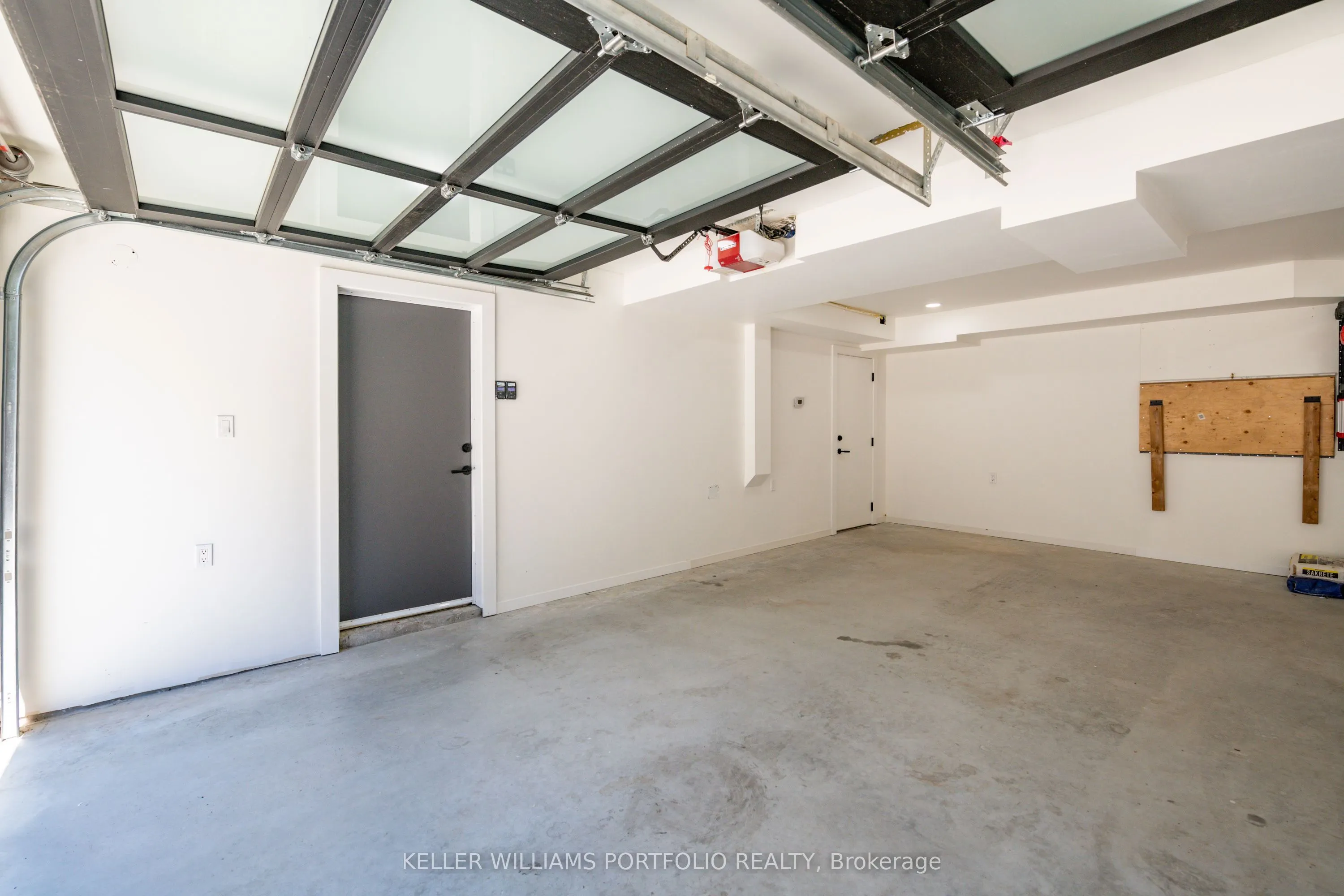 229 Manor Road E