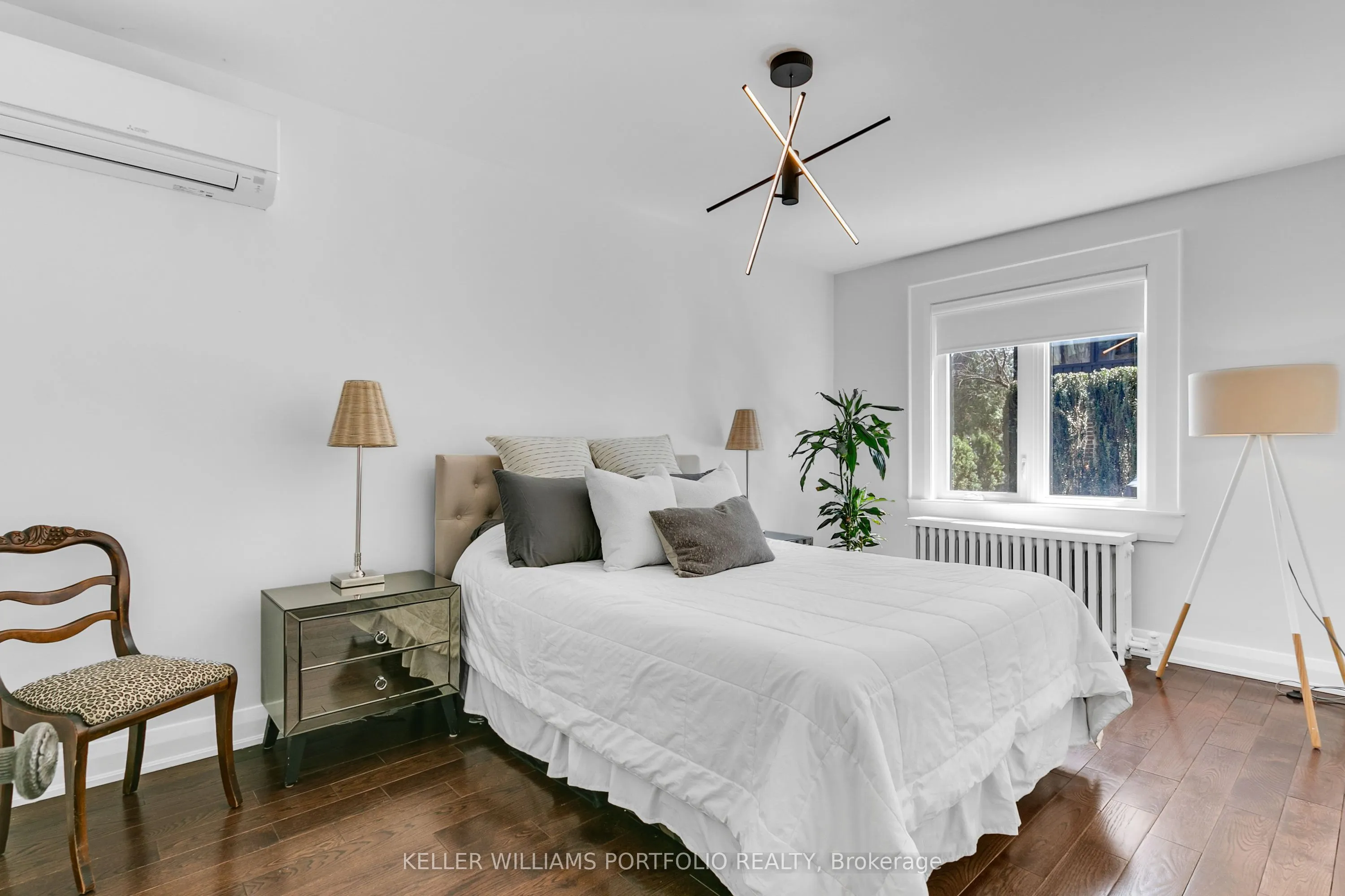 229 Manor Road E