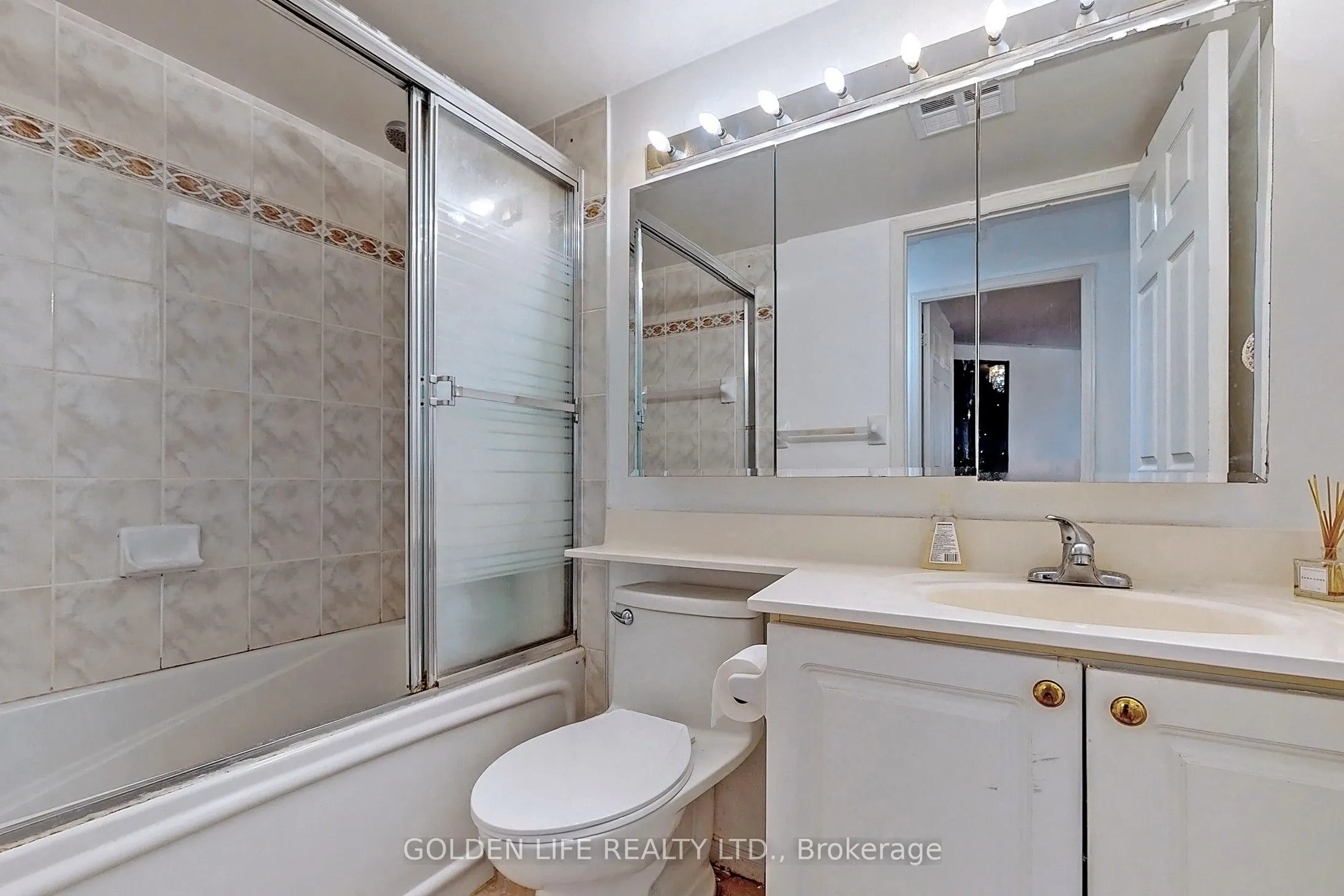 889 Bay Street, #205