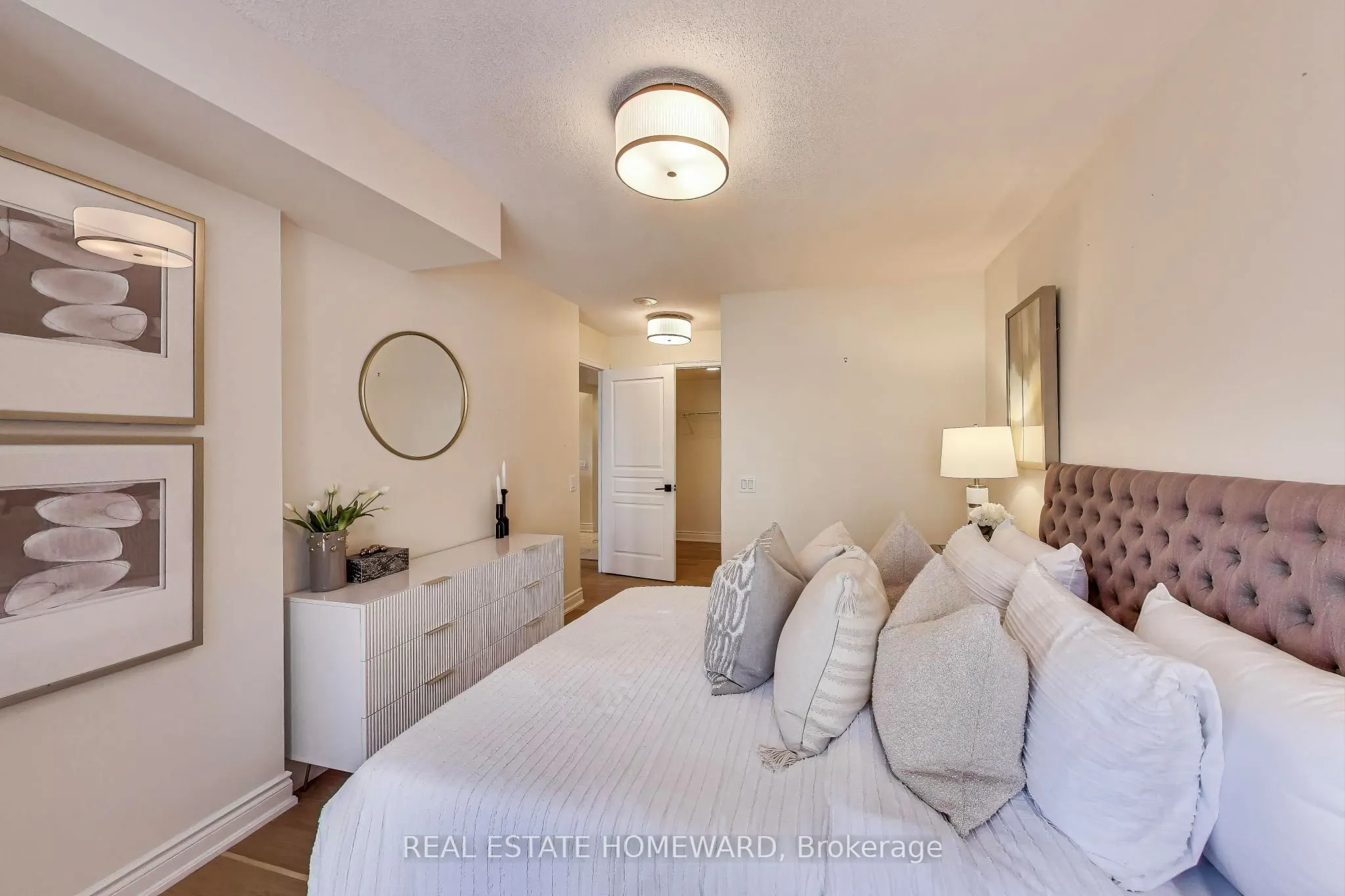 5 Northtown Way, #411
