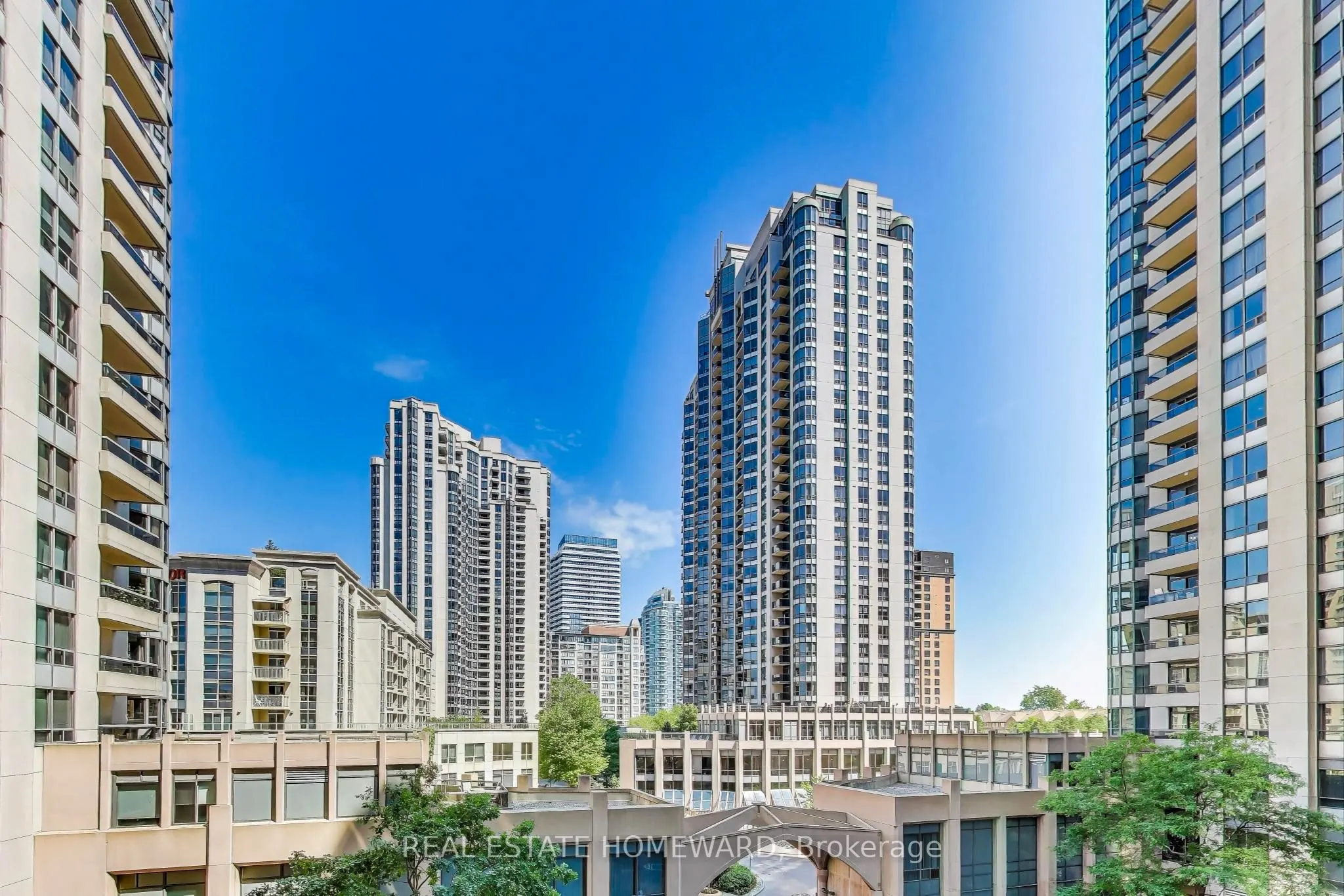 5 Northtown Way, #411