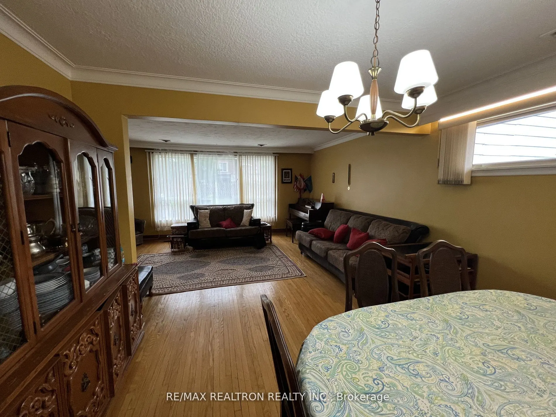 119 Regina Avenue