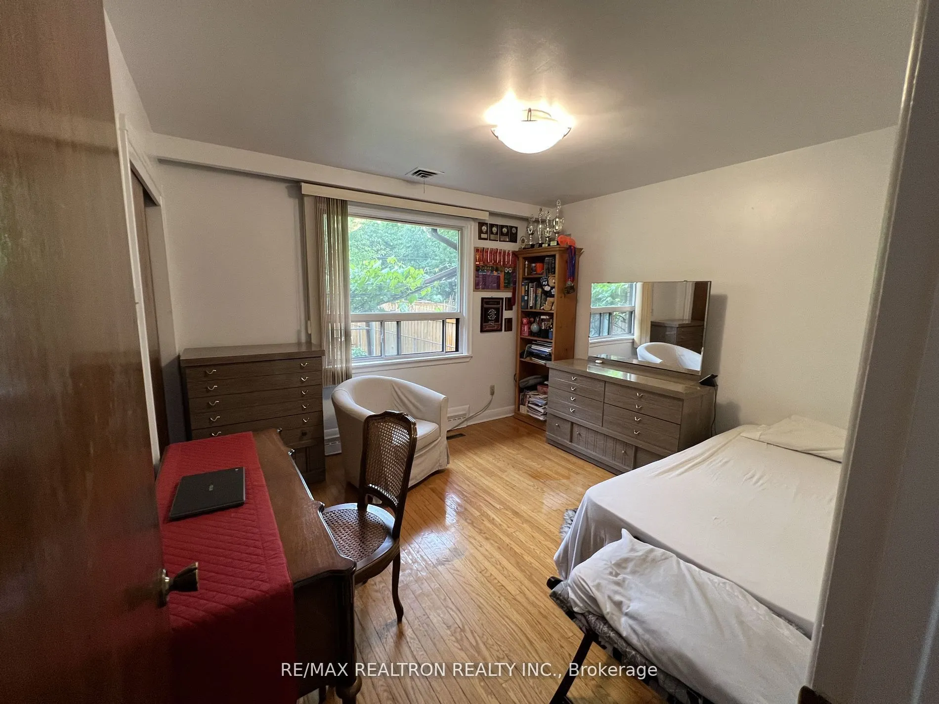 119 Regina Avenue