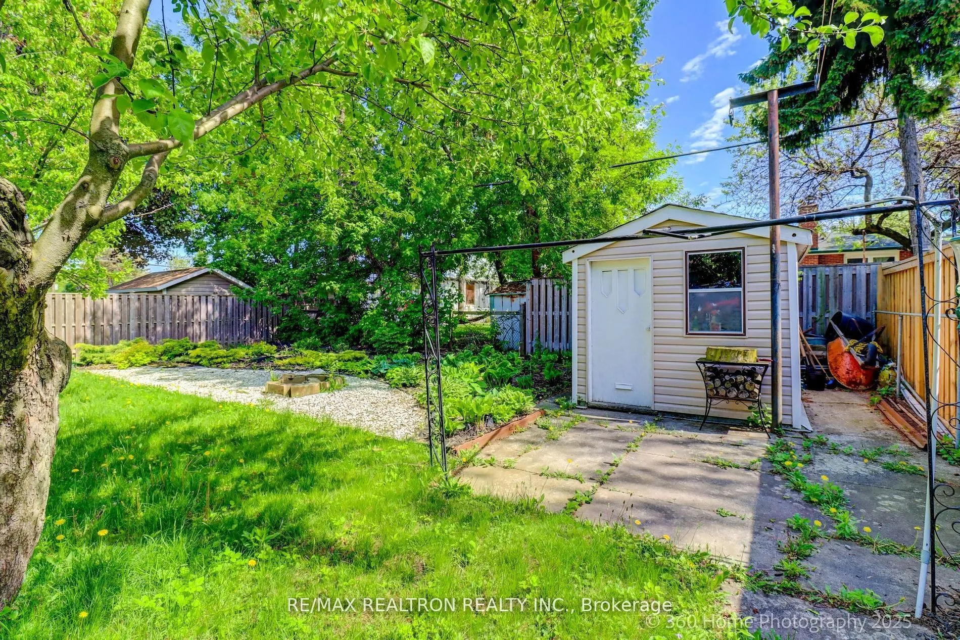 119 Regina Avenue