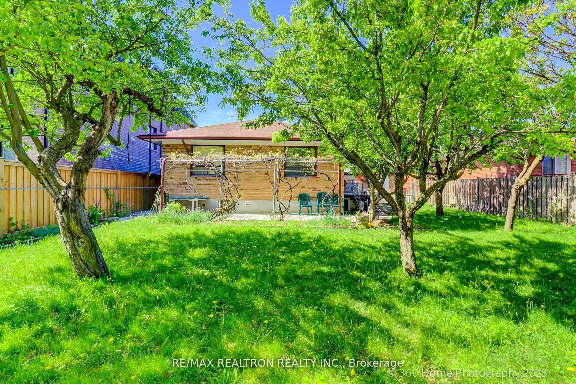 119 Regina Avenue