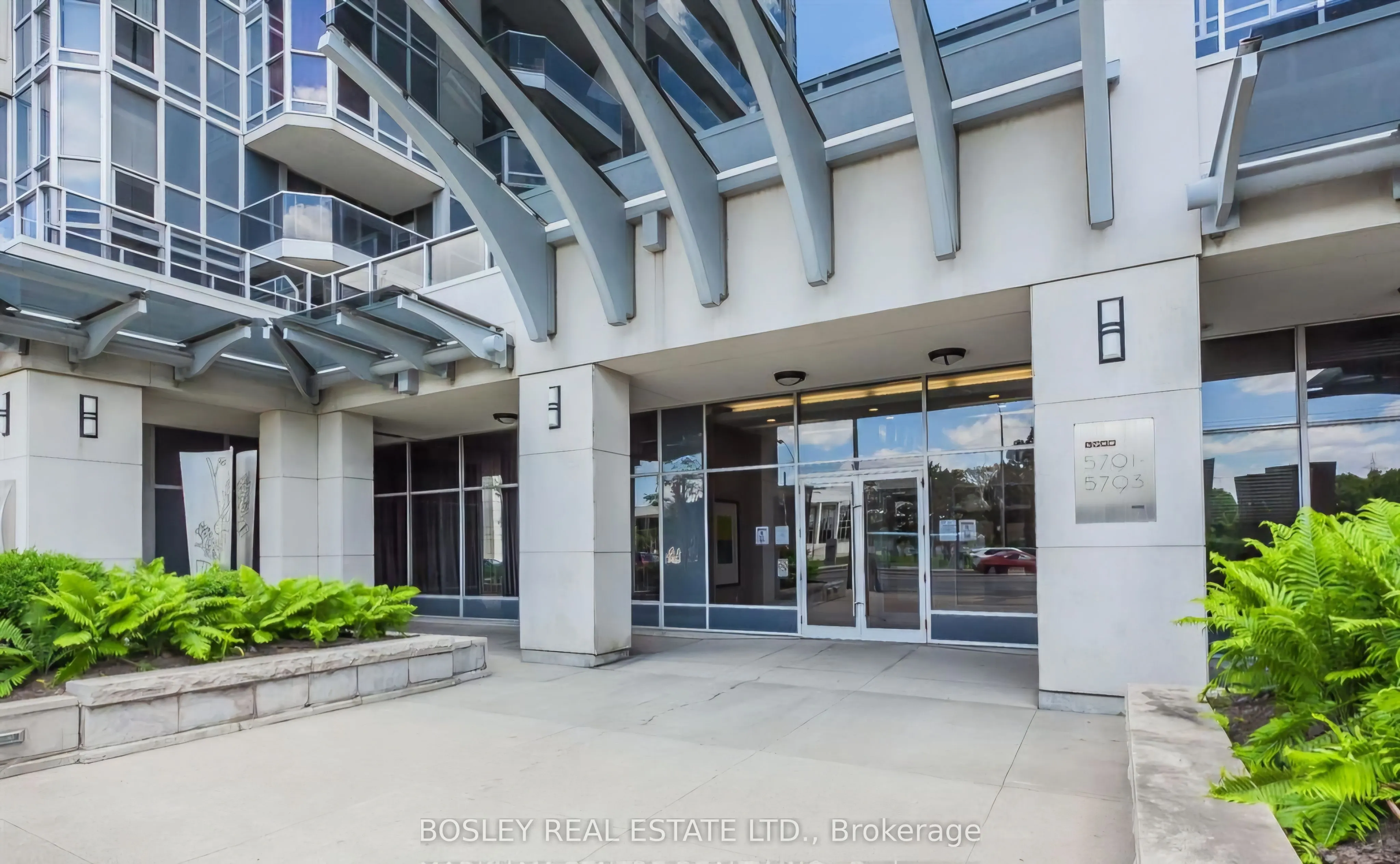 5793 Yonge Street, #216