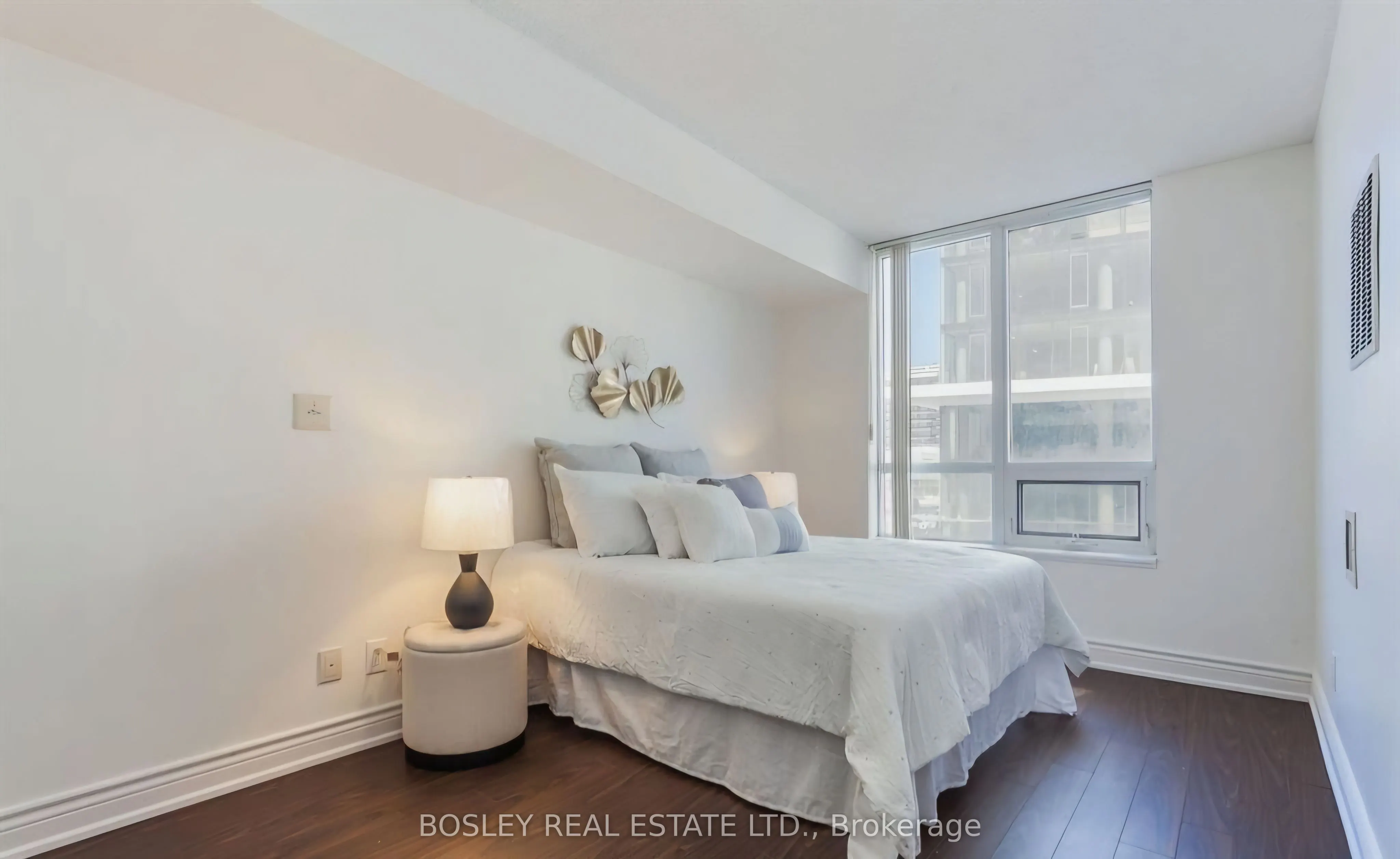 5793 Yonge Street, #216