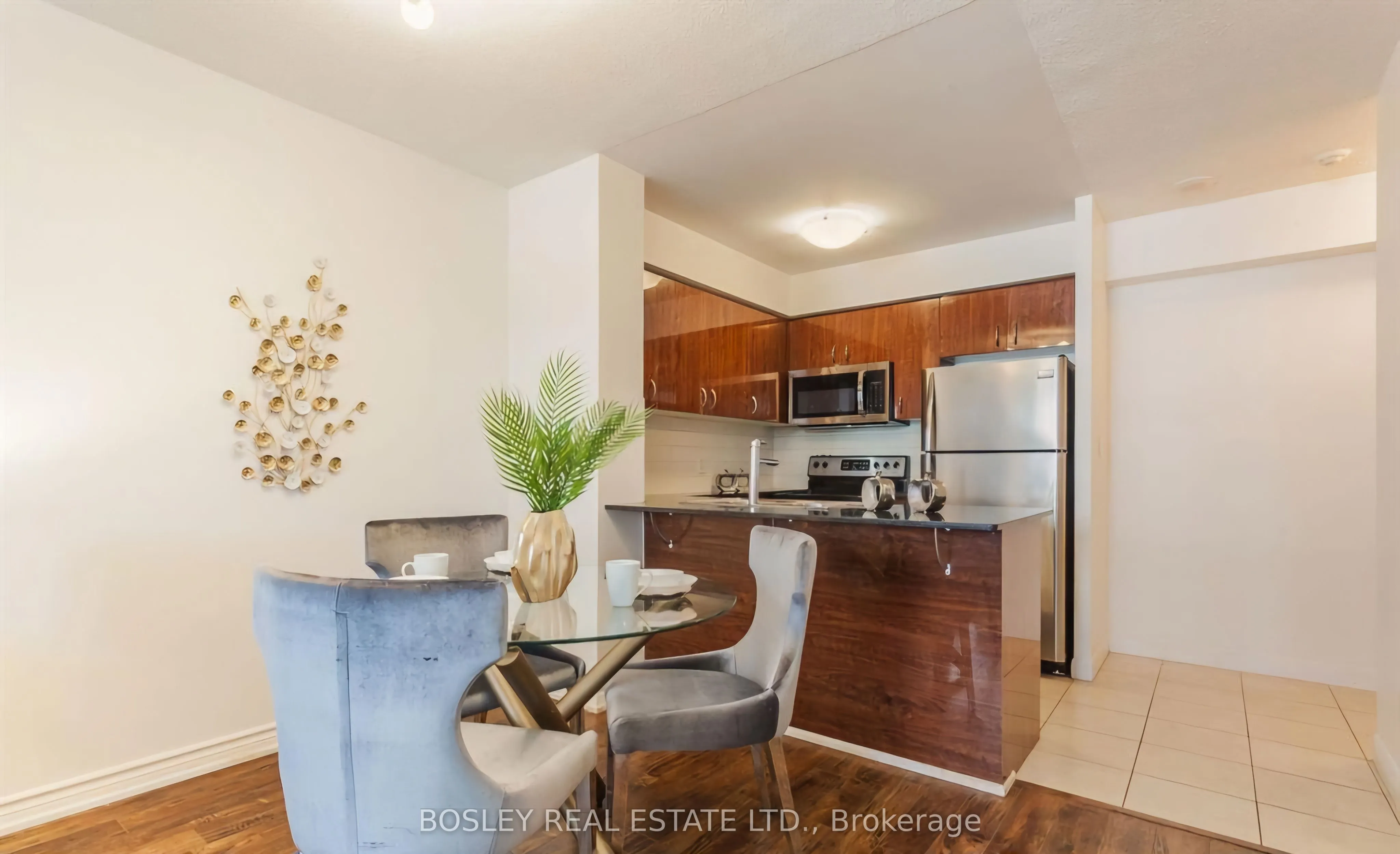 5793 Yonge Street, #216
