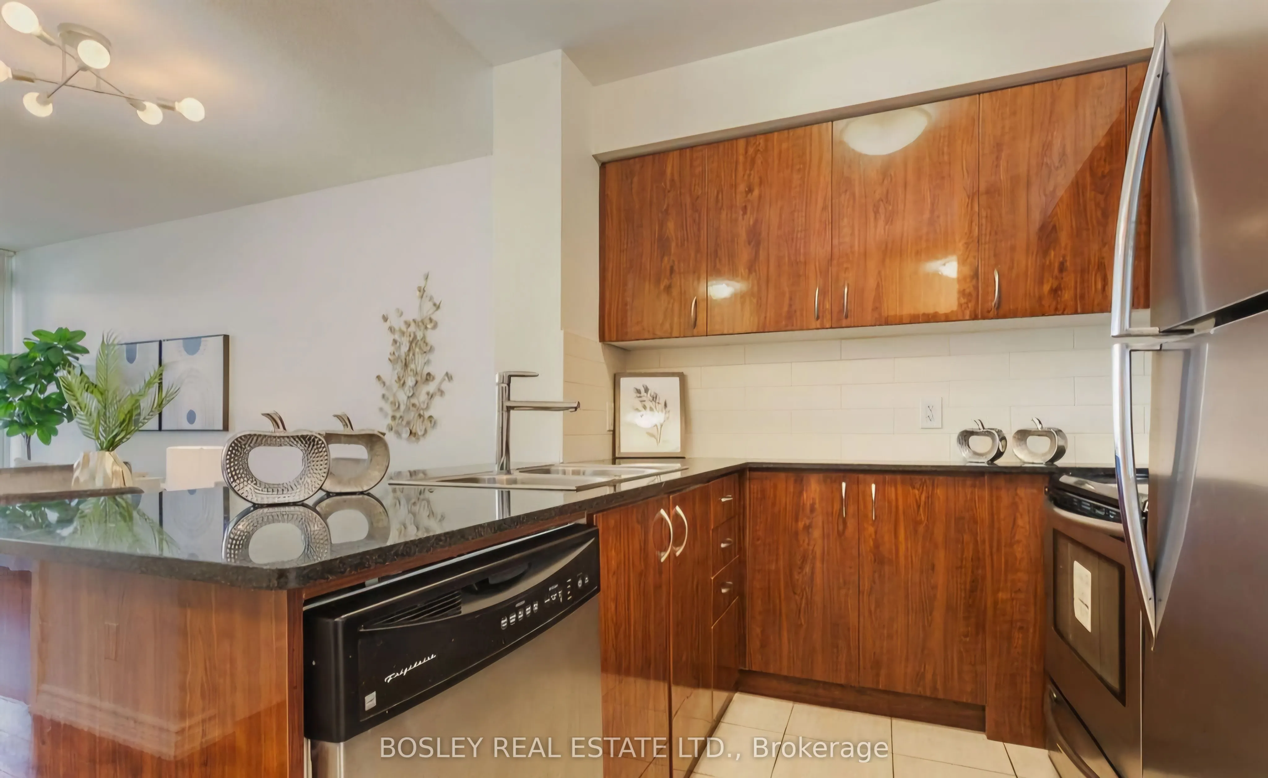 5793 Yonge Street, #216