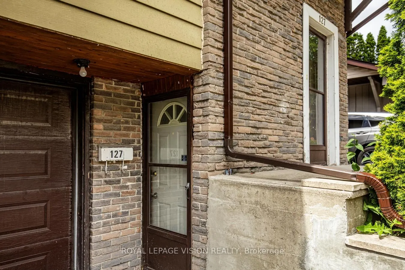 127 Freshmeadow Drive