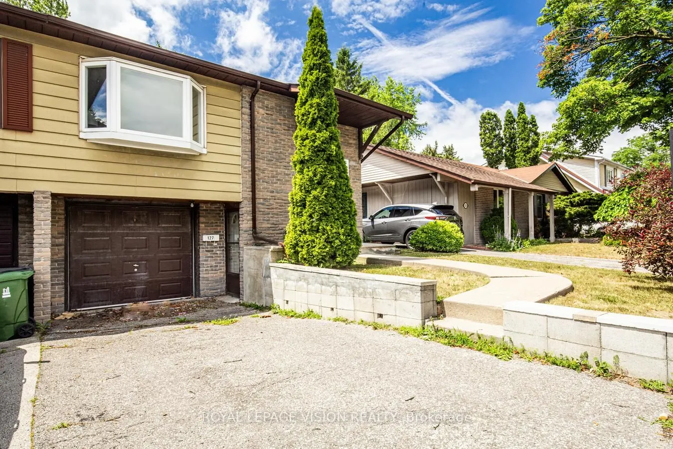 127 Freshmeadow Drive