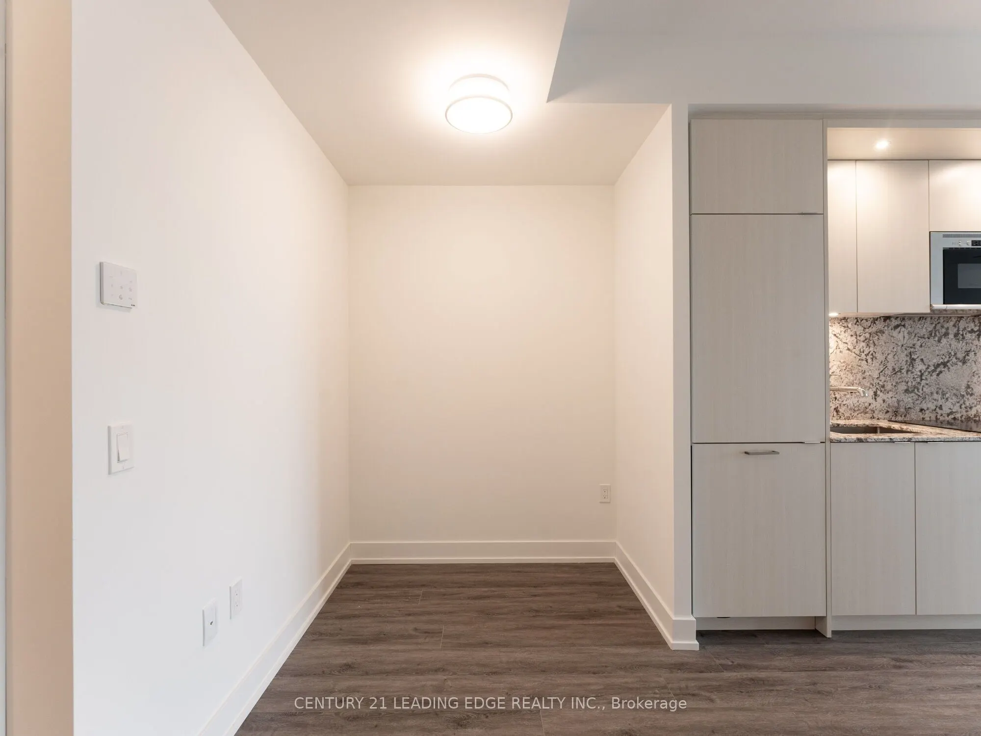20 Inn On The Park Drive E, #1439