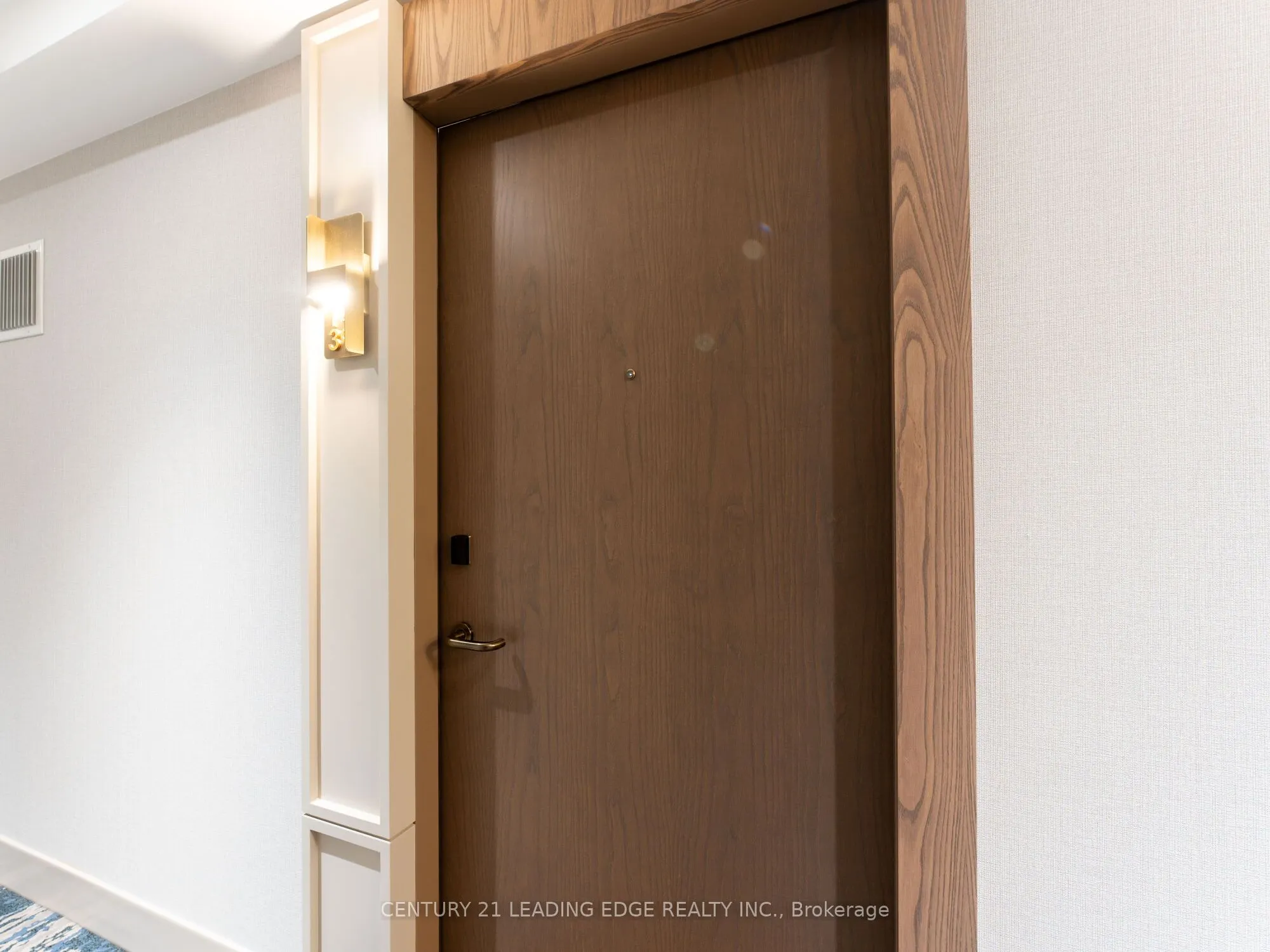 20 Inn On The Park Drive E, #1439