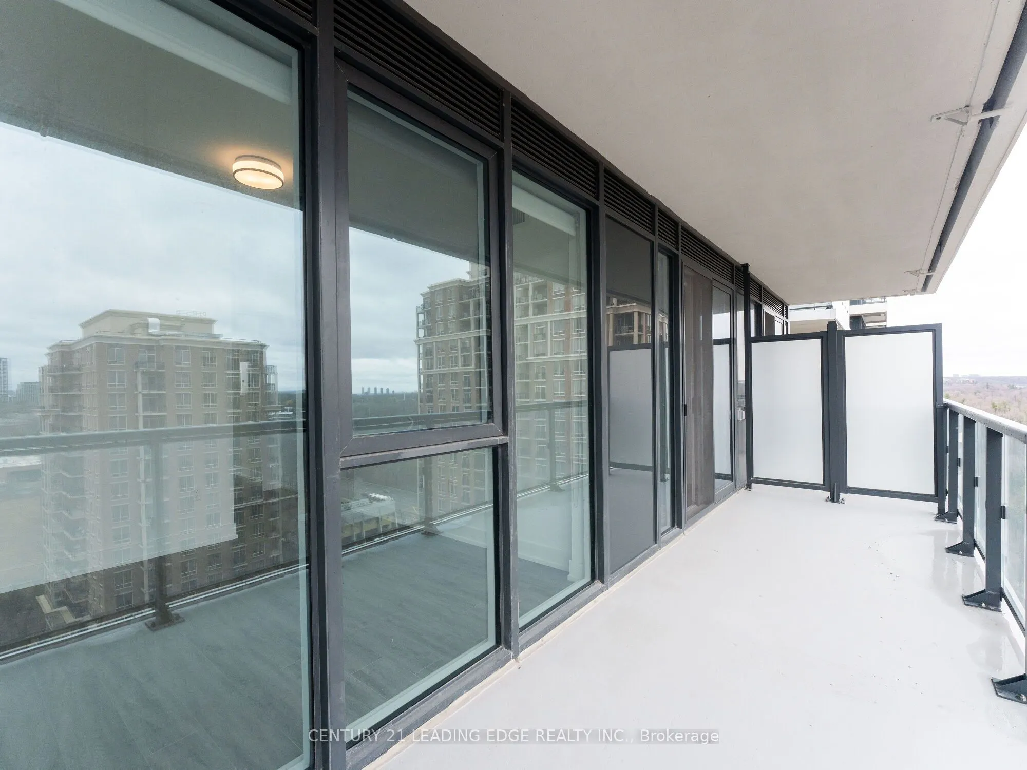 20 Inn On The Park Drive E, #1439